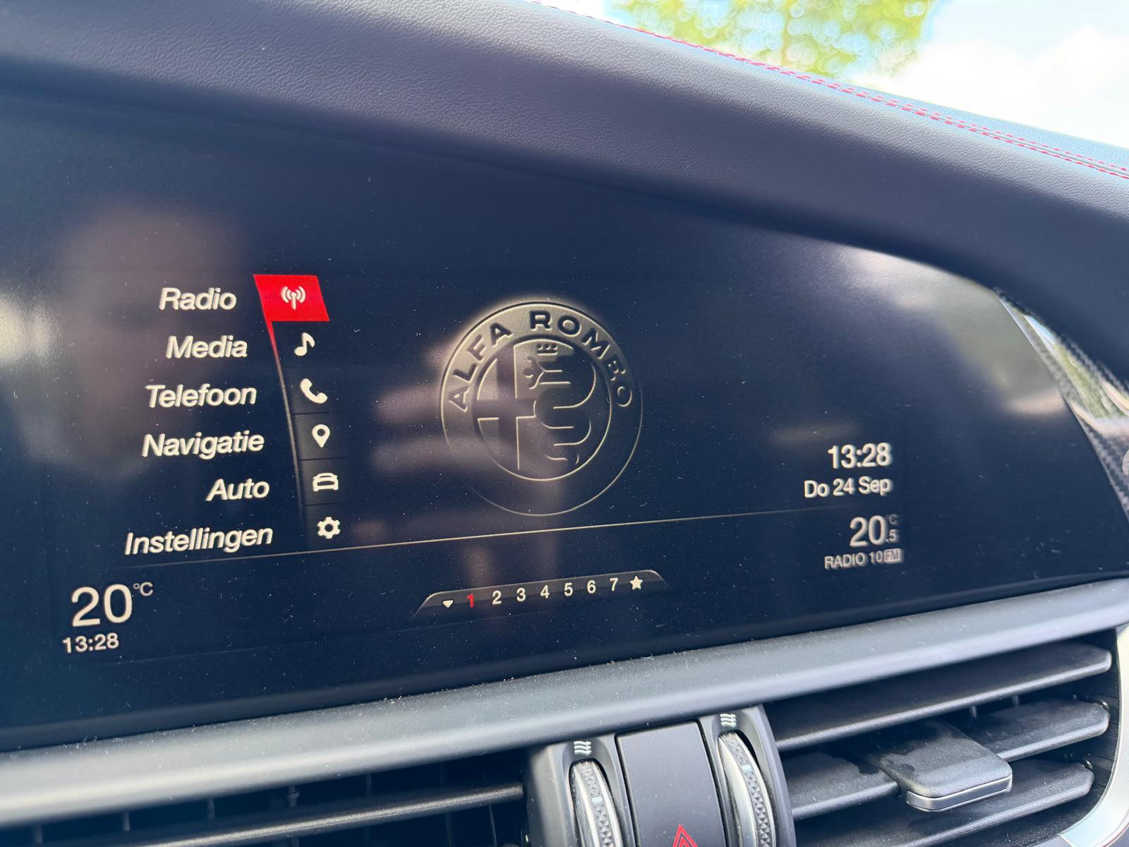Foto van Alfa Romeo Giulia Quadrifoglio