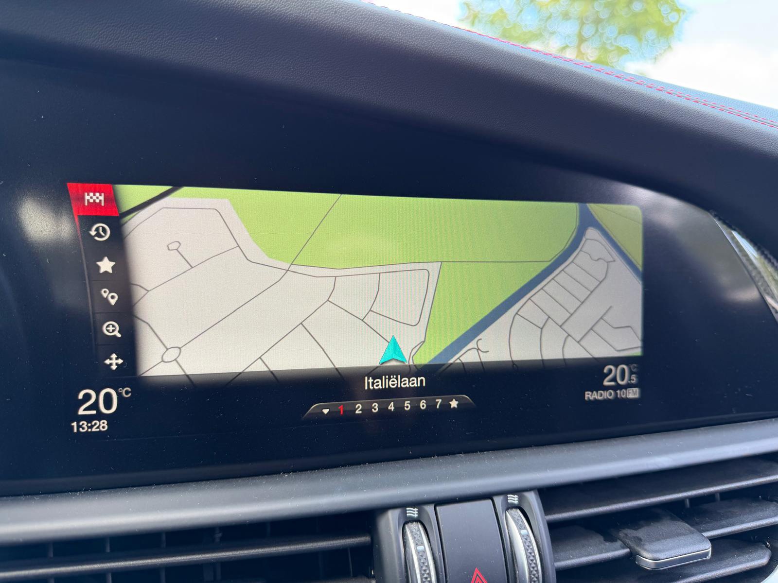 Foto van Alfa Romeo Giulia Quadrifoglio