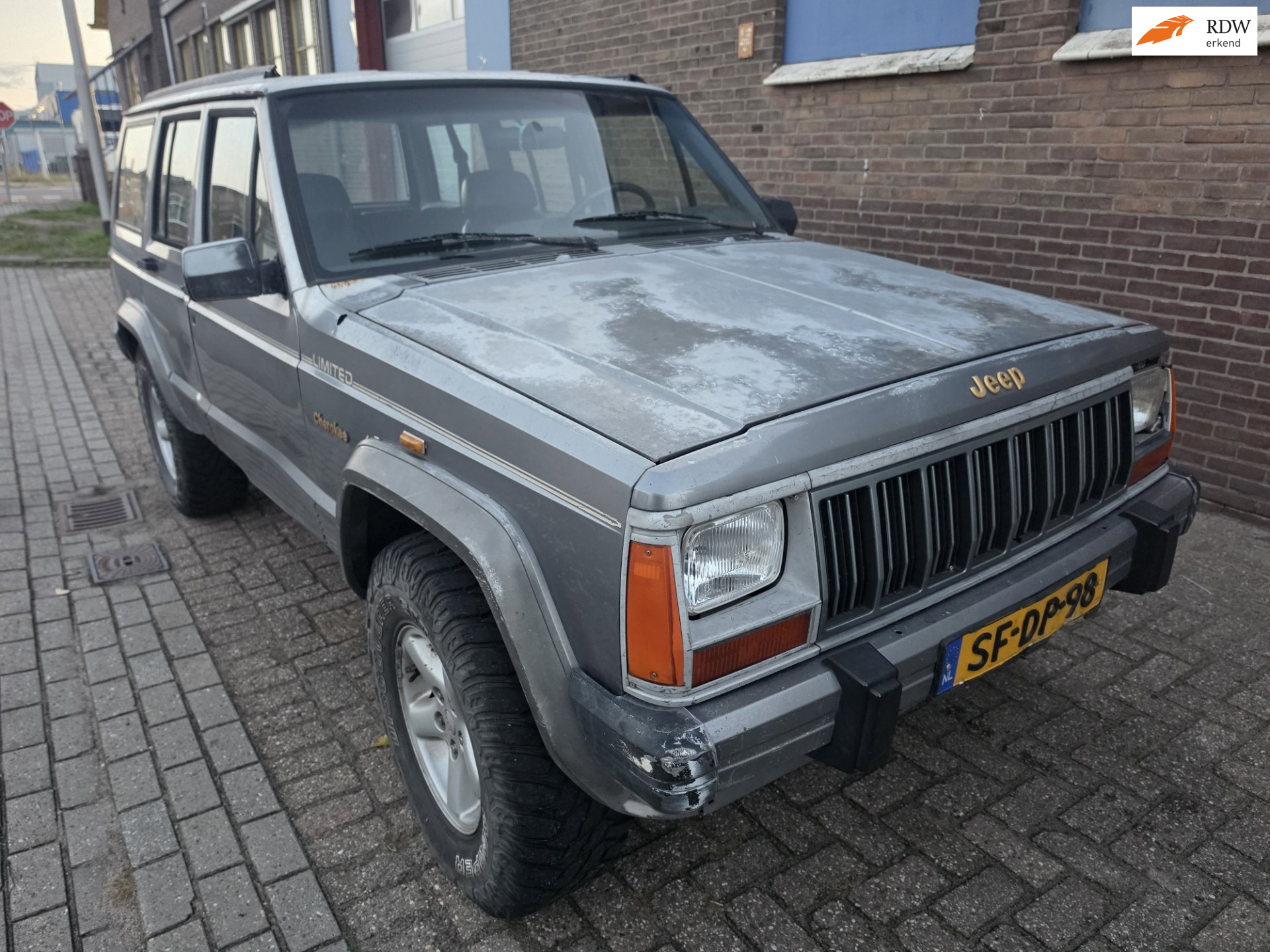 Jeep Cherokee 4.0i Limited 1993 *1950,-* 1993 - voorkant