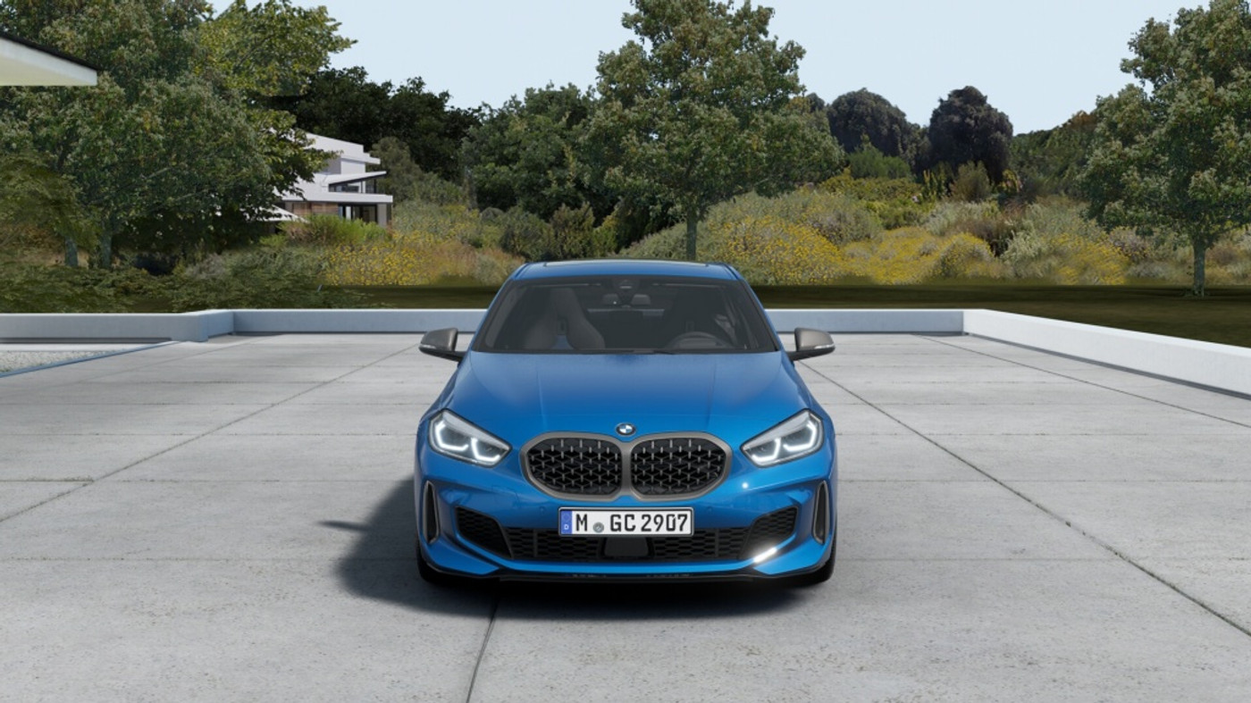 Foto van BMW M135i xDrive