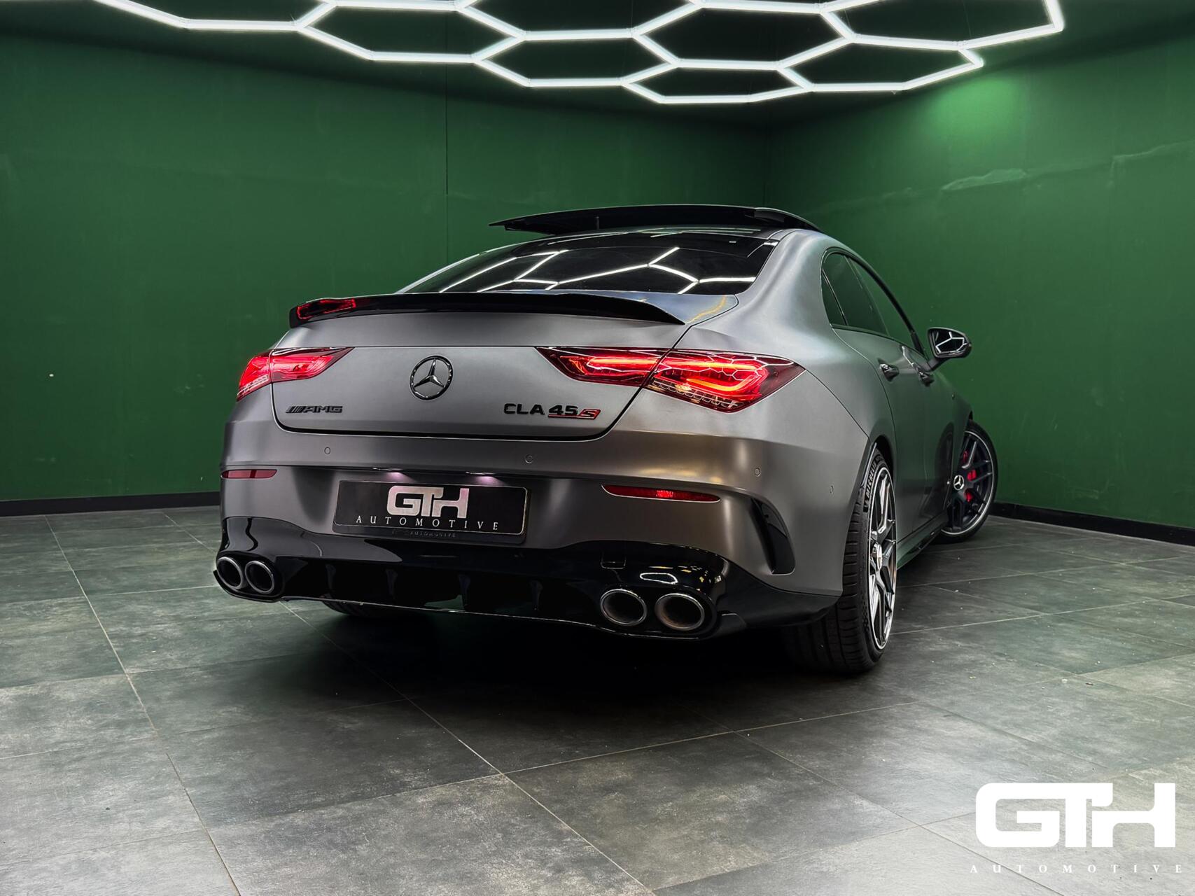 Foto van Mercedes-Benz AMG Cla 45 S