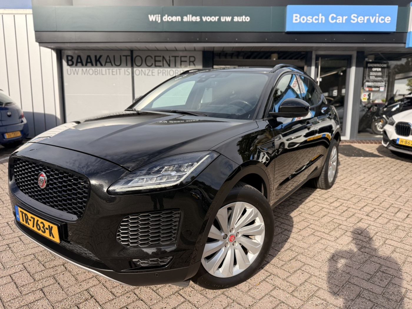Jaguar E-pace 2.0 P250 AWD HSE | 249PK | Panoramadak | Camera 2018 - voorkant