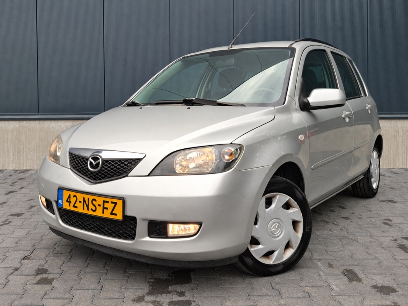 Mazda Mazda 2 1.4 Touring | Automaat | Airco | NAP | Distributie vervangen | 2004 - voorkant