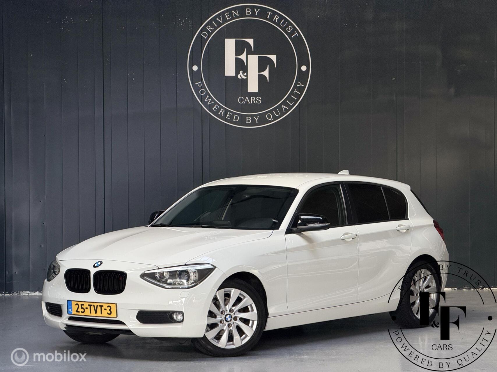 BMW 1-serie 116i | Automaat | Nieuwe ketting | NAP |Trekhaak 2012 - voorkant