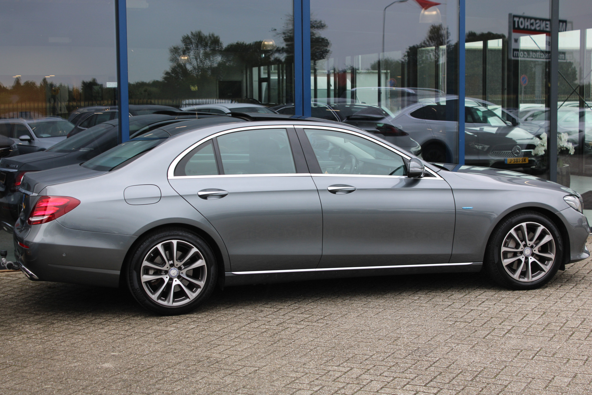Foto van Mercedes-Benz E 350 E