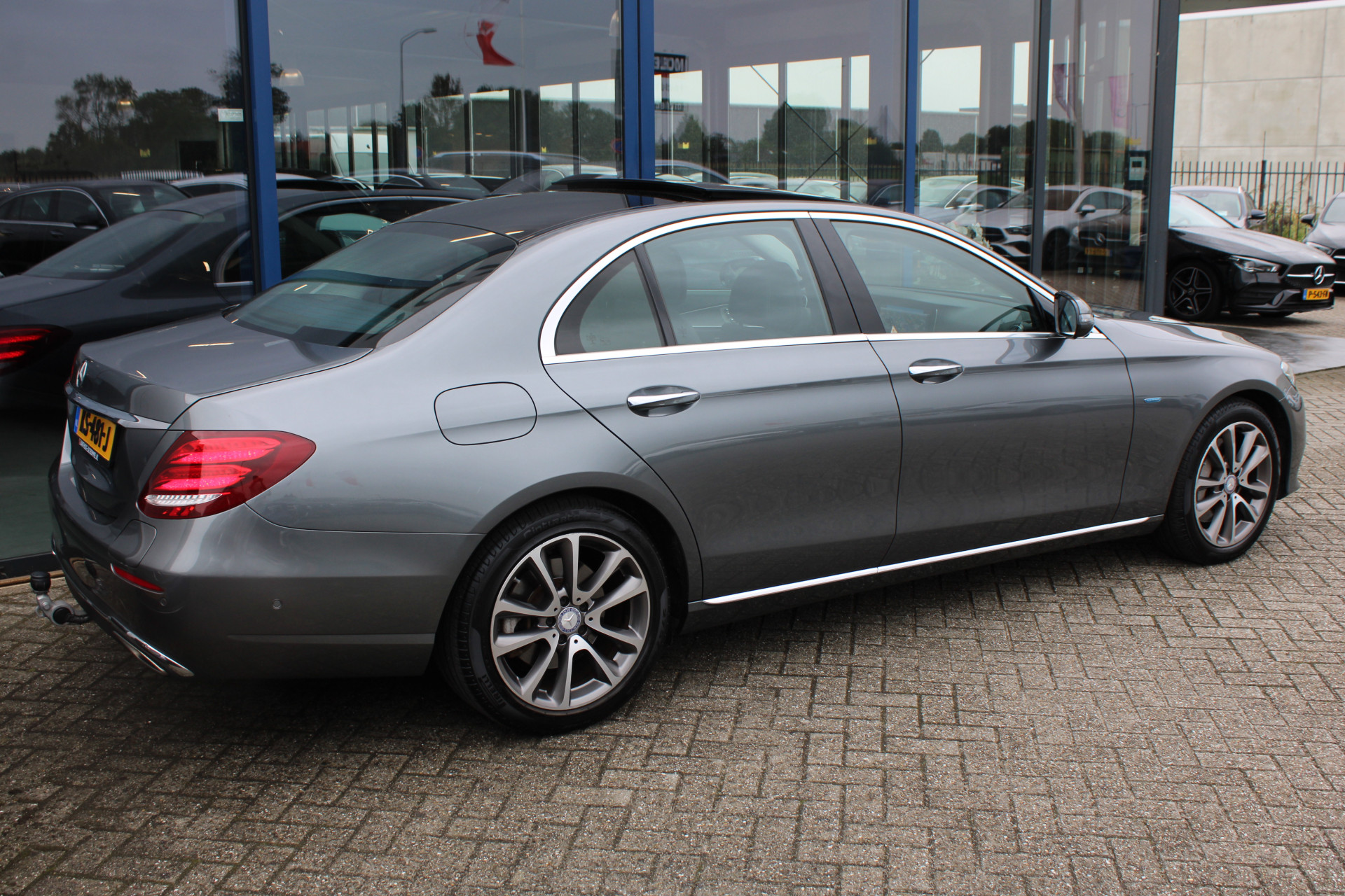 Foto van Mercedes-Benz E 350 E