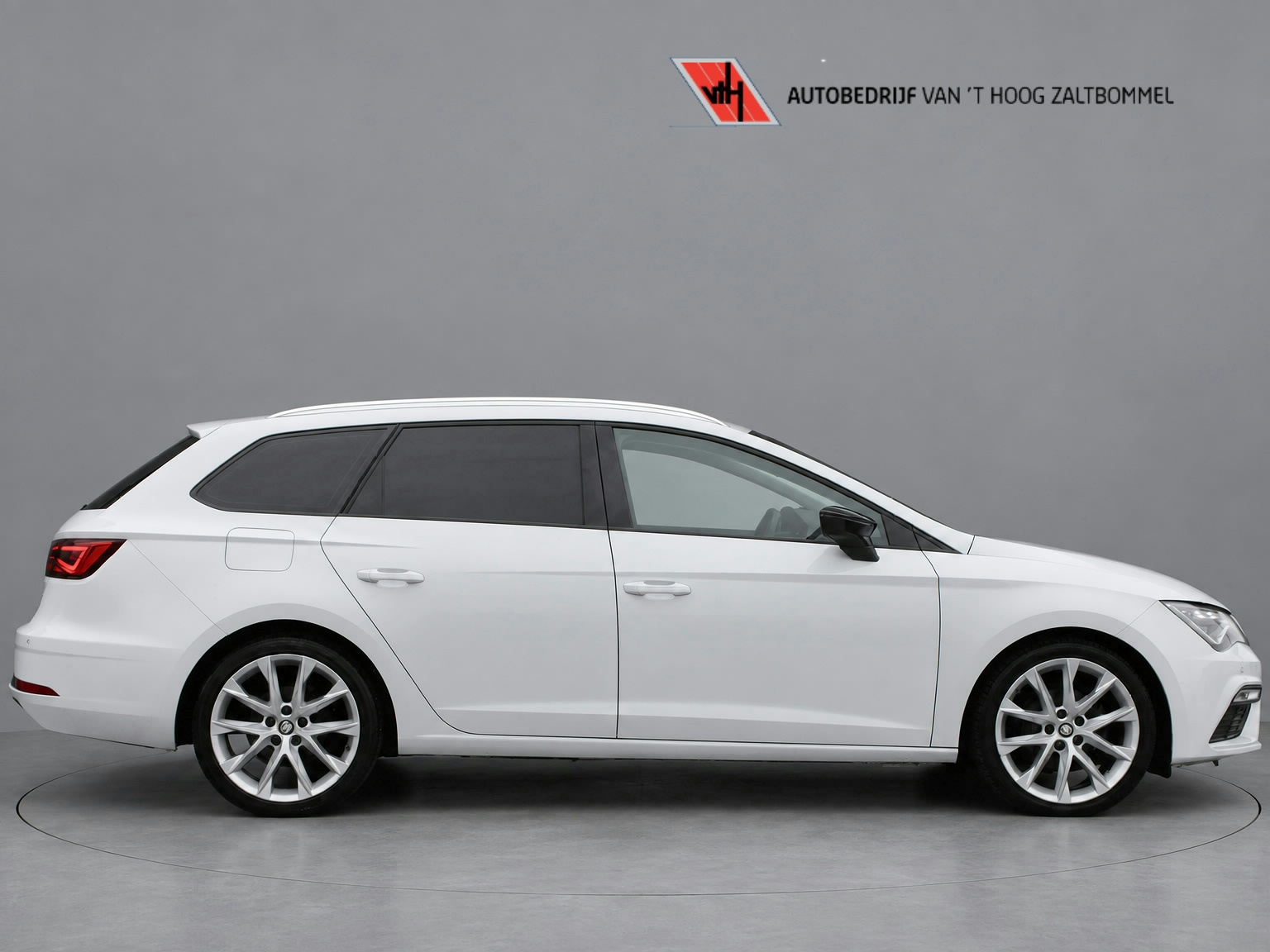 Seat Leon ST 1.5 TSI FR Business Intense PANORAMADAK ACC 2018 - voorkant