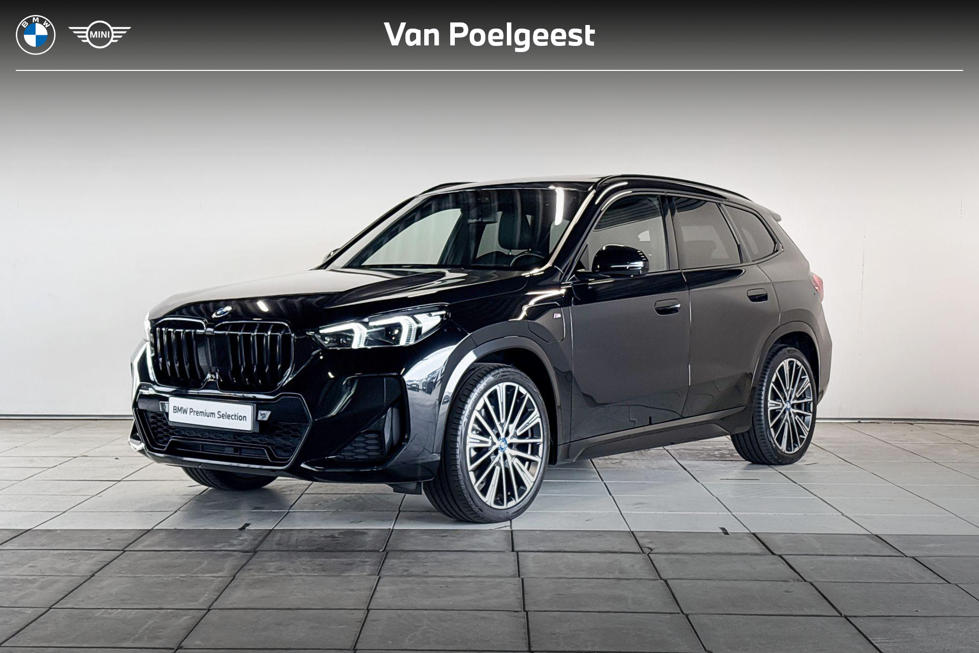 BMW X1 xDrive30e Innovation Pack M Sportpakket 2023 - voorkant