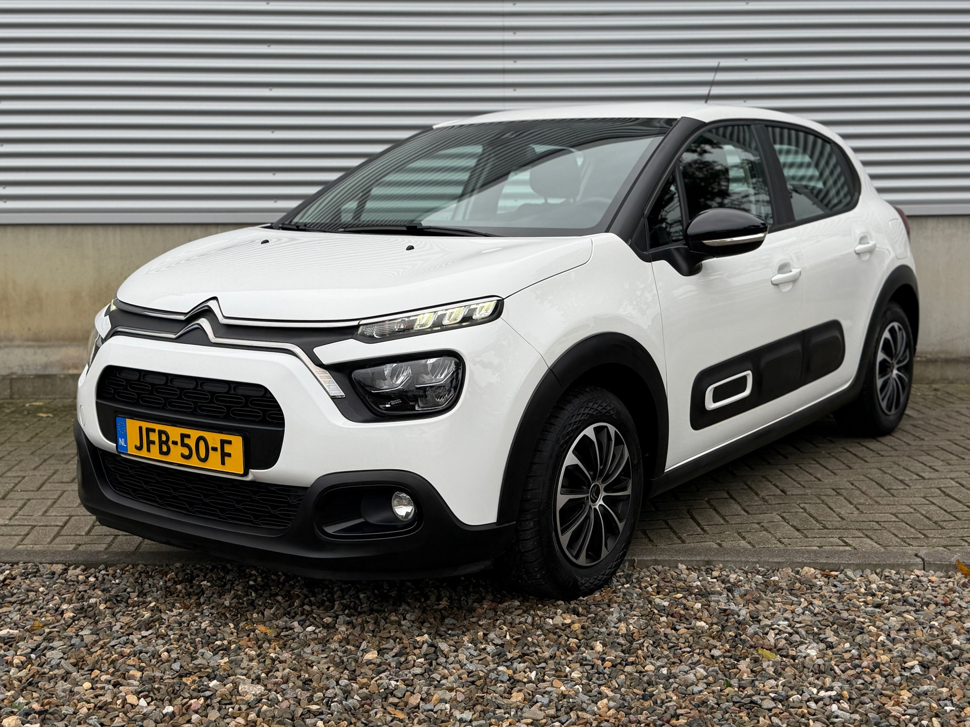 Citroen C3 1.2 82pk C-Series [ Fm navi,Apple carplay, cruise, dealer oh ] 2021 - voorkant