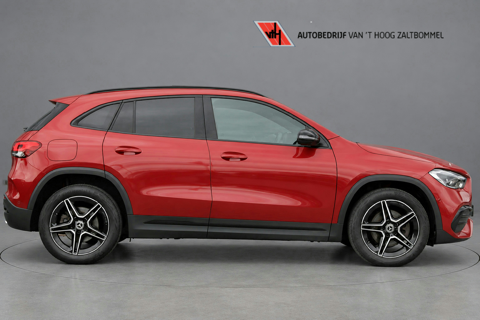 Mercedes-Benz Gla-klasse 250e AUT8 AMG NIGHT PAKKET PANORAMADAK DISTRONIC MEMORY SFEER 360-CAMERA TREKHAAK 2021 - voorkant
