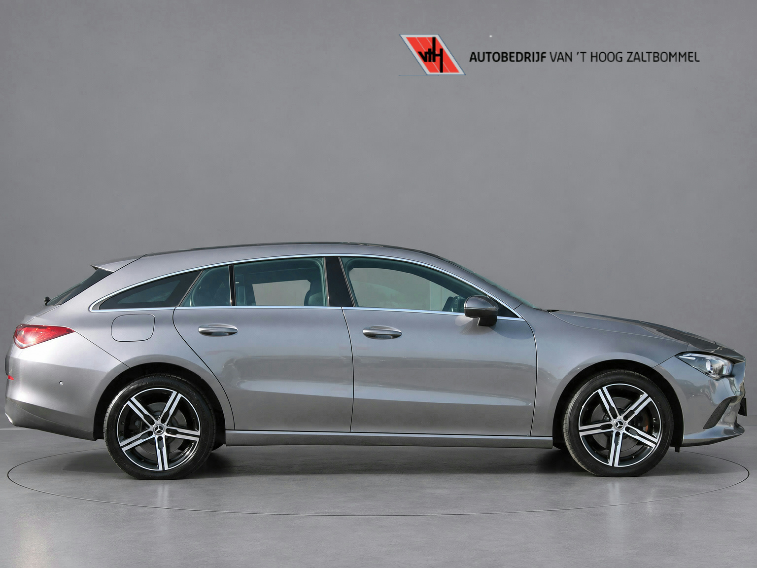 Mercedes-Benz Cla-klasse Shooting Brake 250e AUT8 Luxury Limited LEDER SFEER NAVI CAMERA 18'' 2022 - voorkant