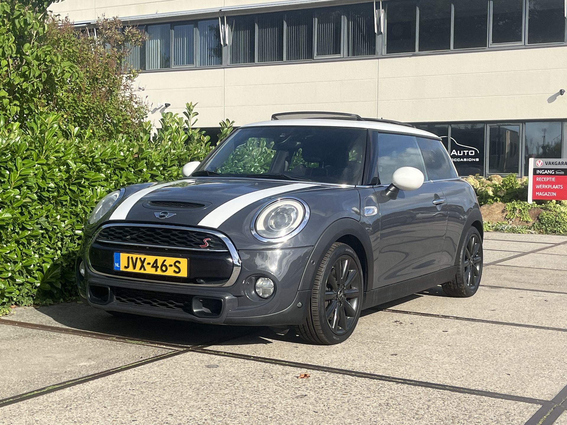 Mini 3-deurs 2.0 Cooper SD 2015 - voorkant