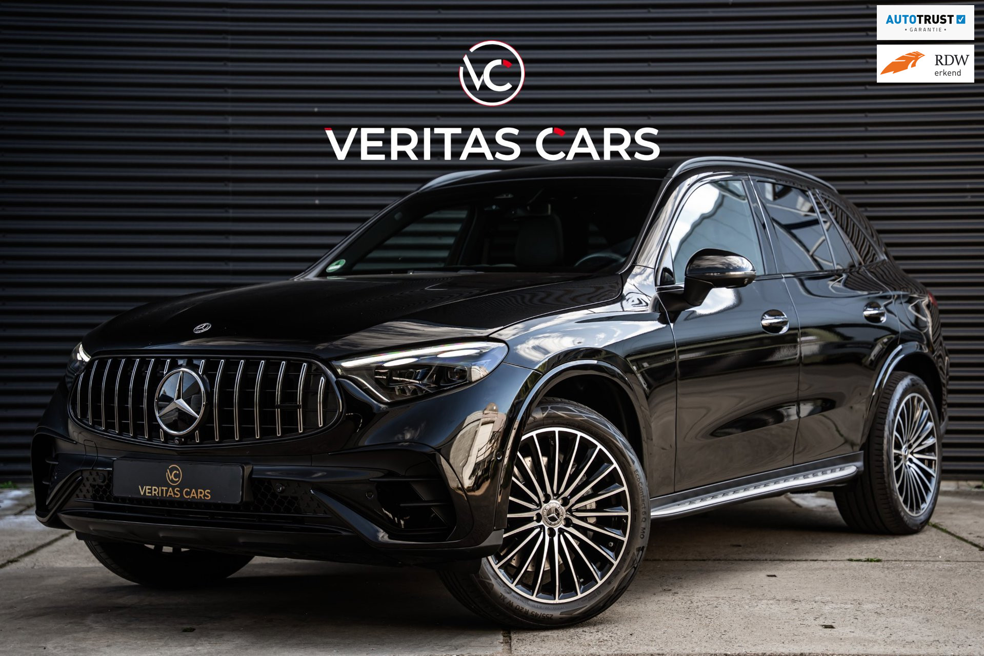 Mercedes-Benz Glc-klasse 300de 4MATIC AMG Line 333PK|BTW|SOH 100%|Pano|Camera|Distronic+|Memory|Digital Light e.o. 2024 - voorkant