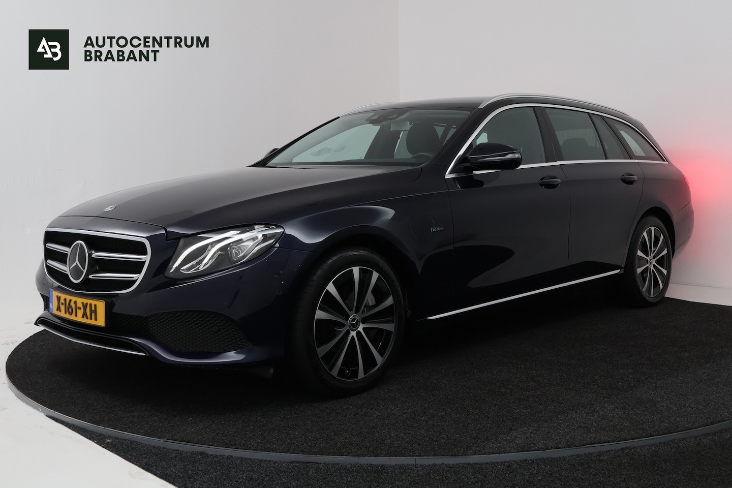 Mercedes-Benz E 300 De 300 de Advantage (TREKHAAK, STOELVERWARMING, SFEERVERLICHTING, CRUISE ADAPTIEF, CAMERA) 2019 - voorkant