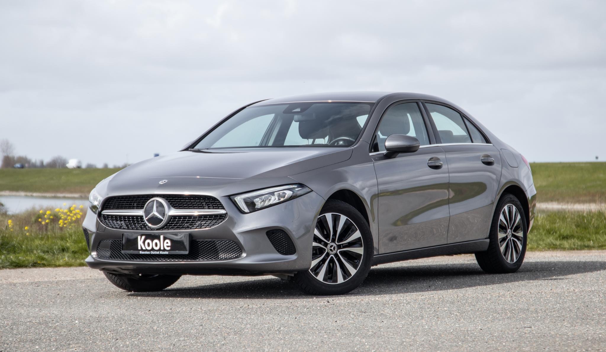 Mercedes-Benz A-klasse 250 e Business Line 2022 - voorkant