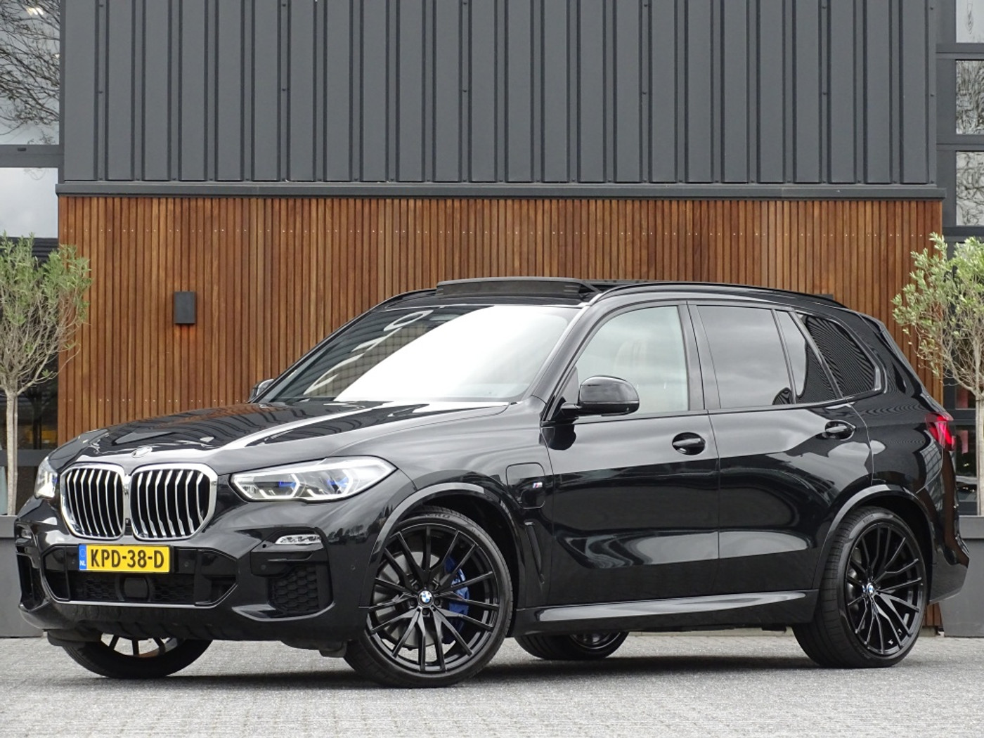 BMW X5 45e 394PK M-Sport Individual / Skylounge / Alcanatara / Laser / 360° 2021 - voorkant