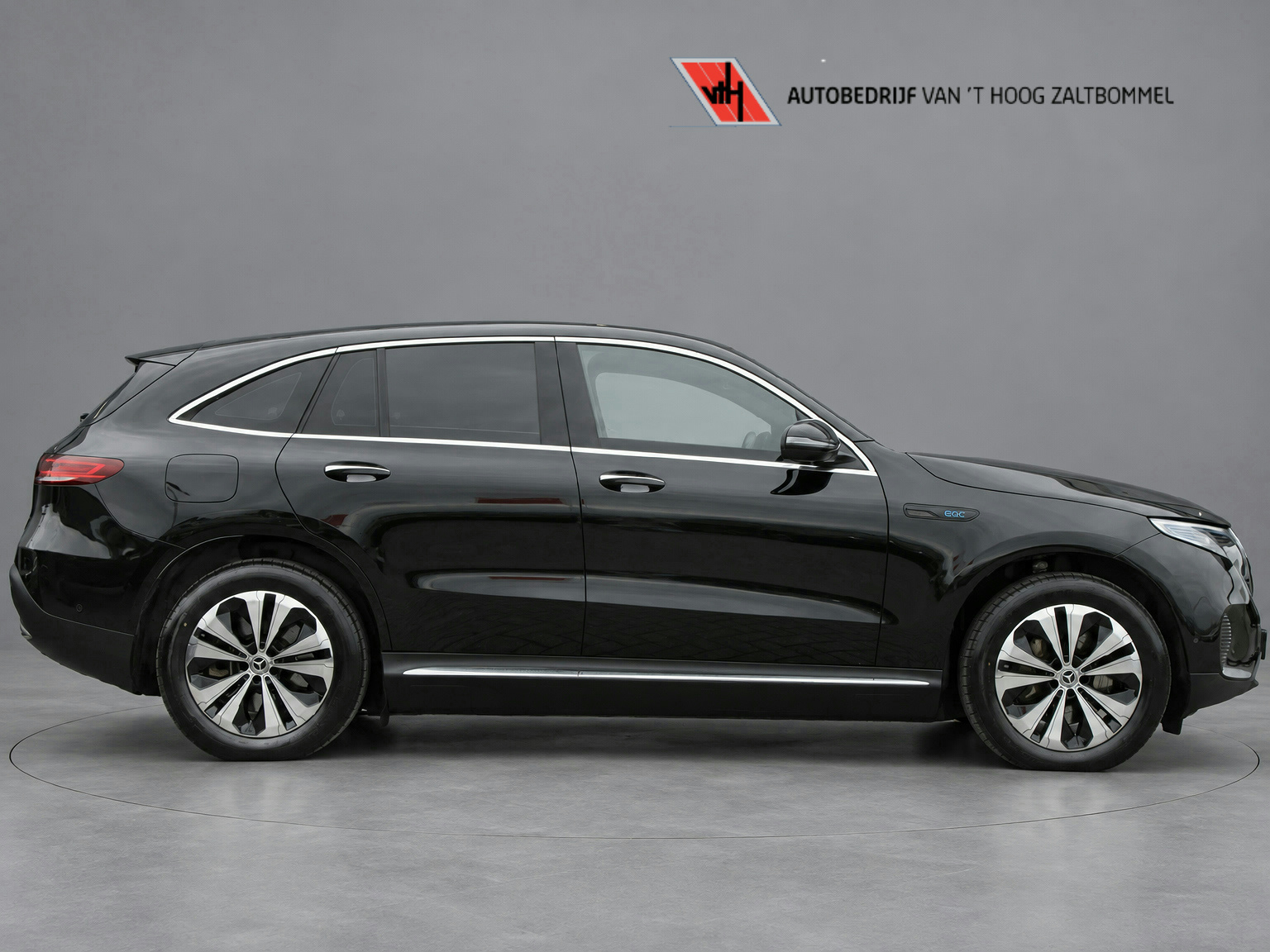 Mercedes-Benz Eqc 400 4MATIC 80 kWh LEDER KEY-LESS GO CARPLAY 2023 - voorkant