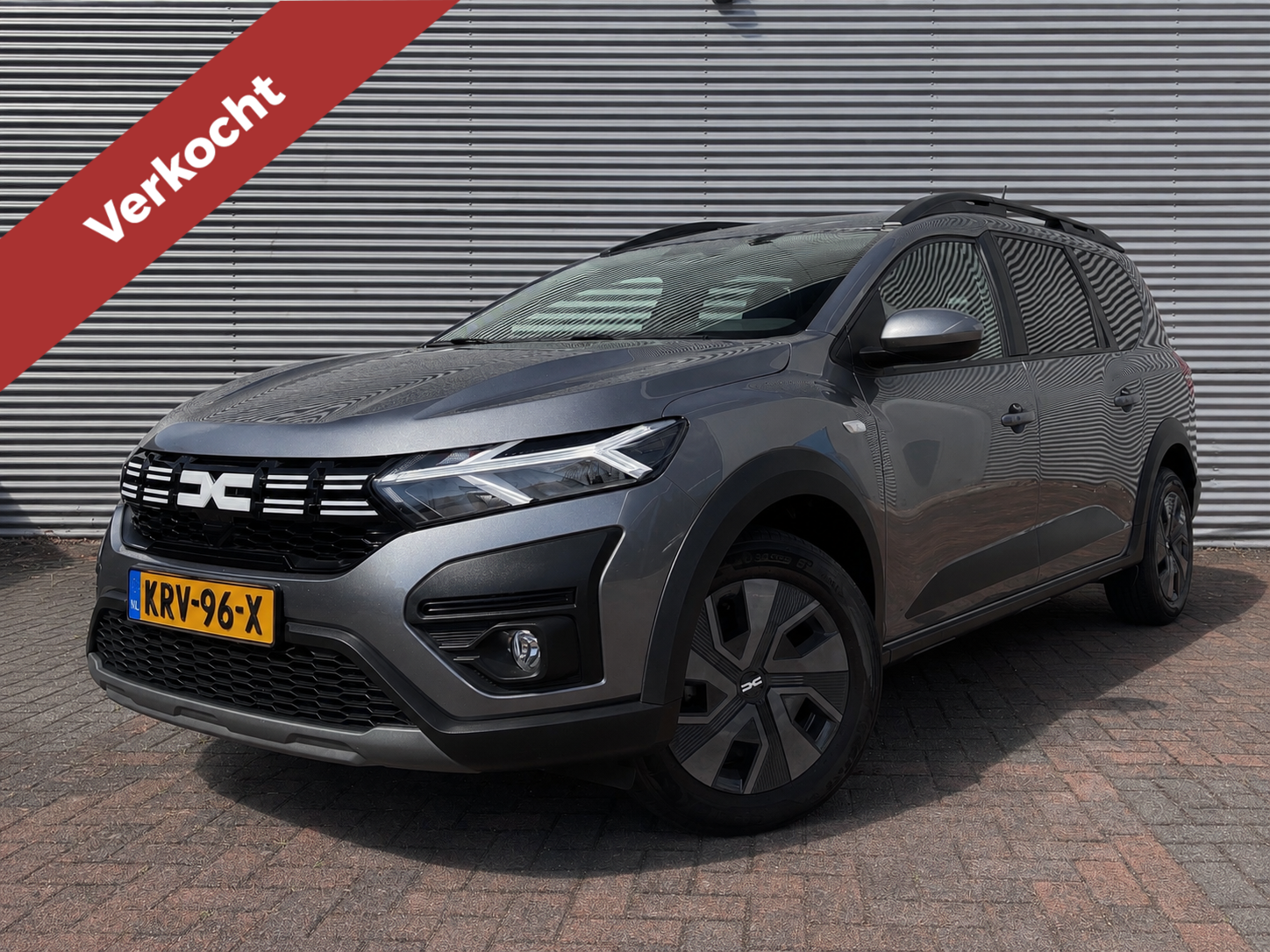 Dacia Jogger 1.0 TCe Carplay Cruise Led navi Camera BJ 2024  Eerste Eigenaar Nieuwstaat 17330 Km Gereden Fabrieksgarantie tot 14-11-2027 2024 - voorkant