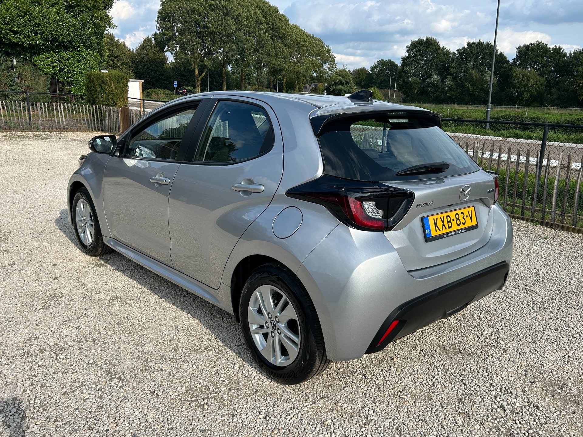 Foto van Mazda 2 Hybrid