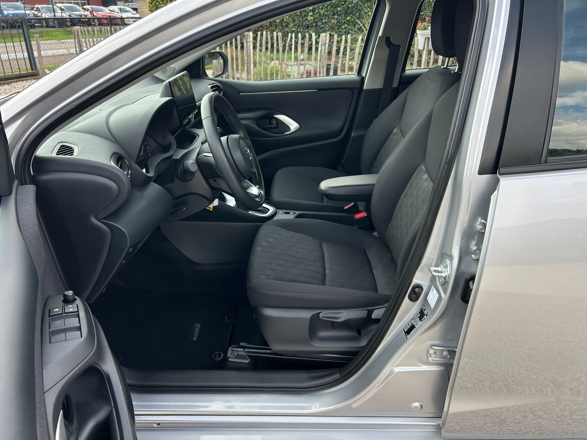 Foto van Mazda 2 Hybrid