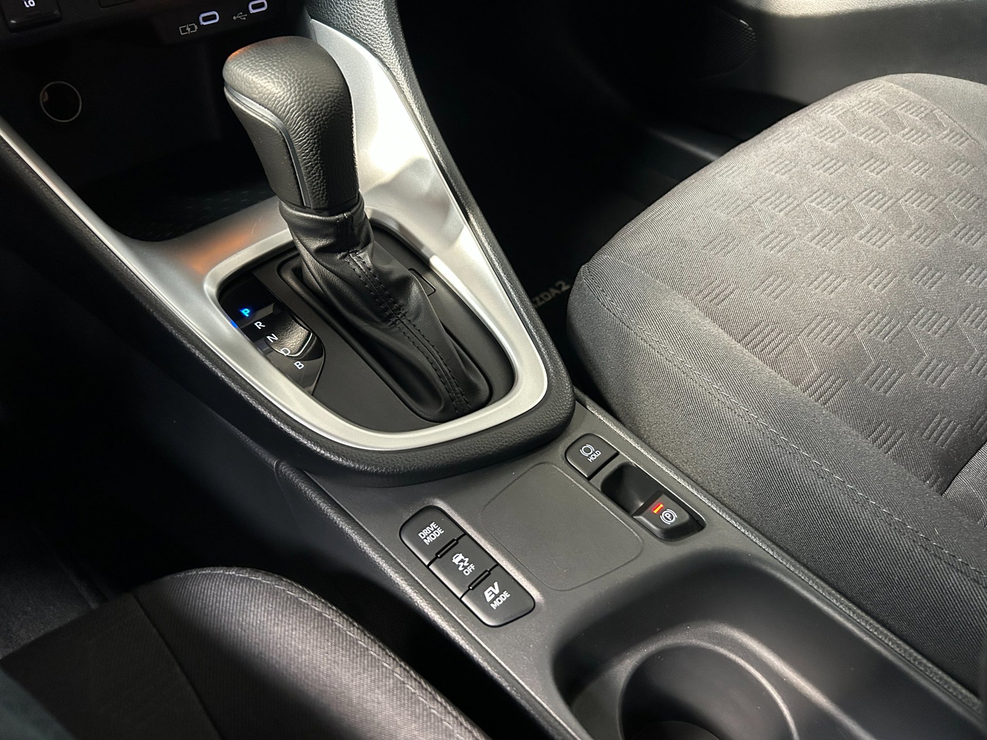 Foto van Mazda 2 Hybrid