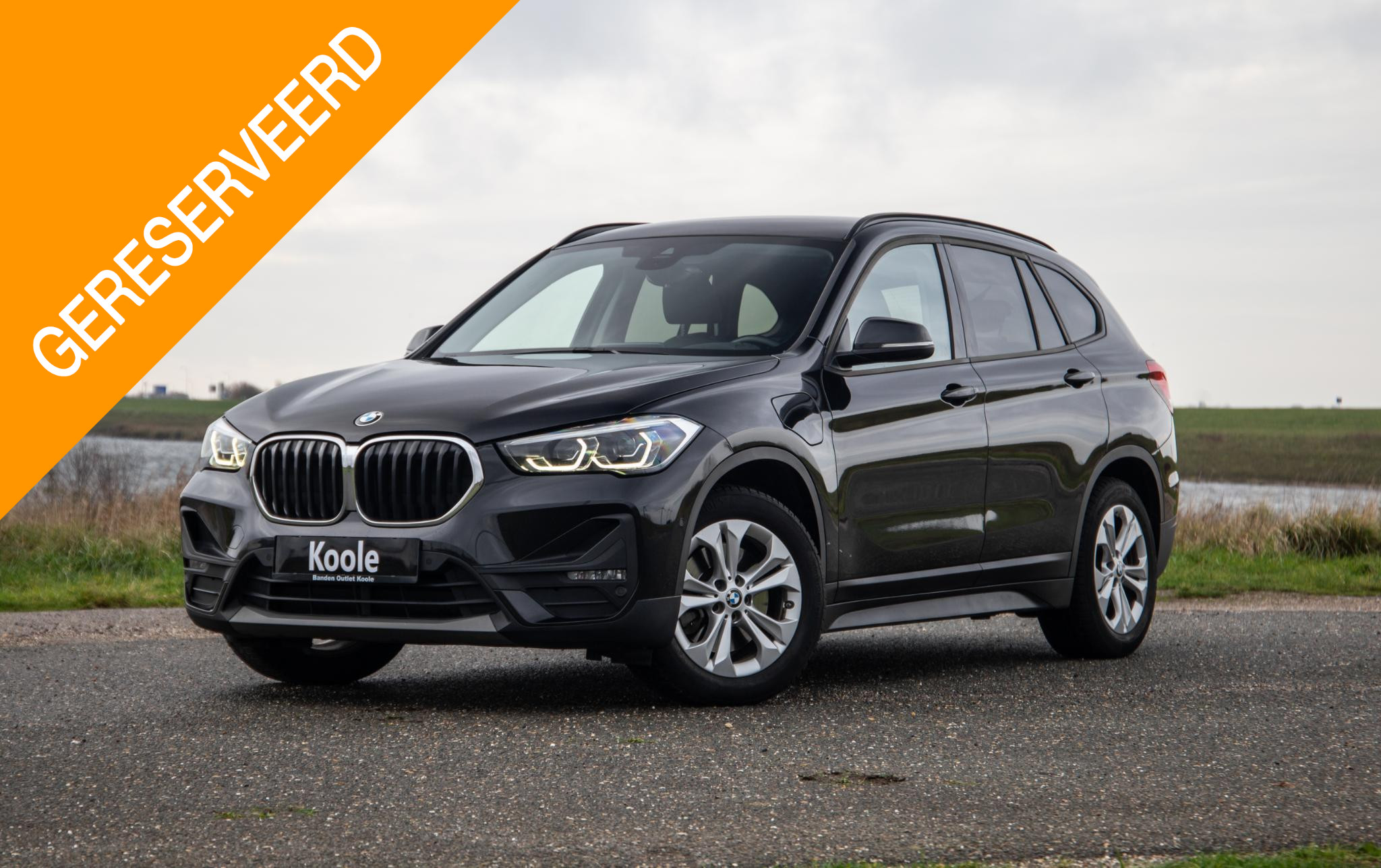 BMW X1 xDrive25e Executive 2021 - voorkant