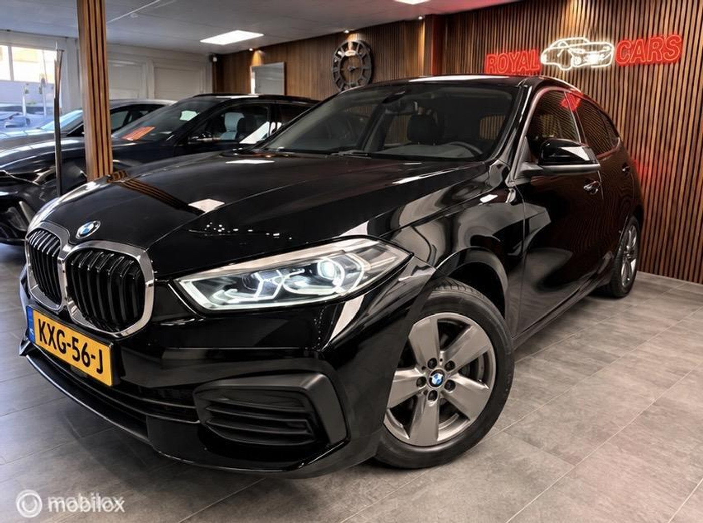BMW 1-serie 118i EDE Corporate Lease | Lederen bekleding 2023 - voorkant