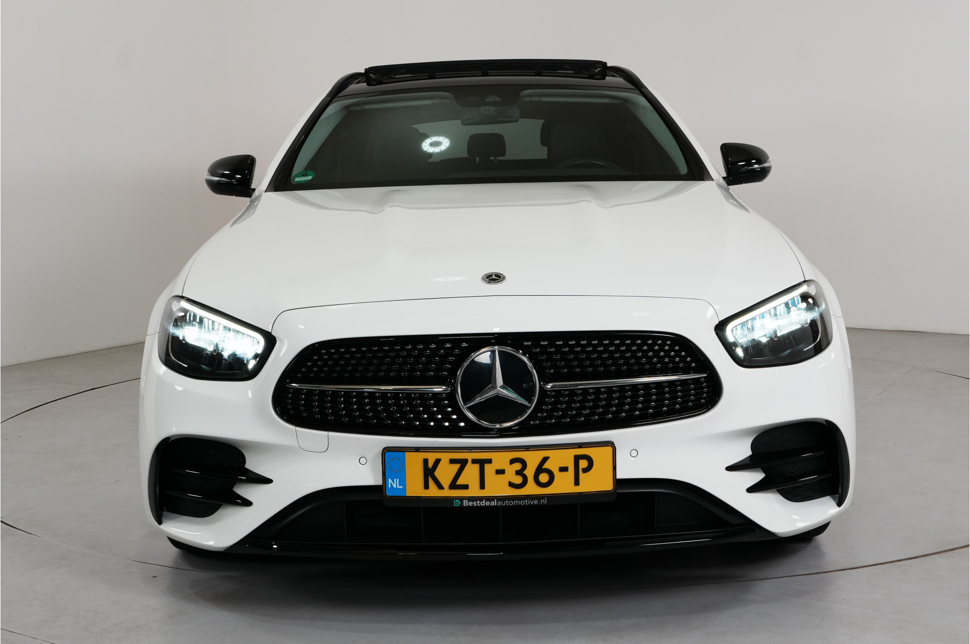 Foto van Mercedes-Benz E-klasse Estate