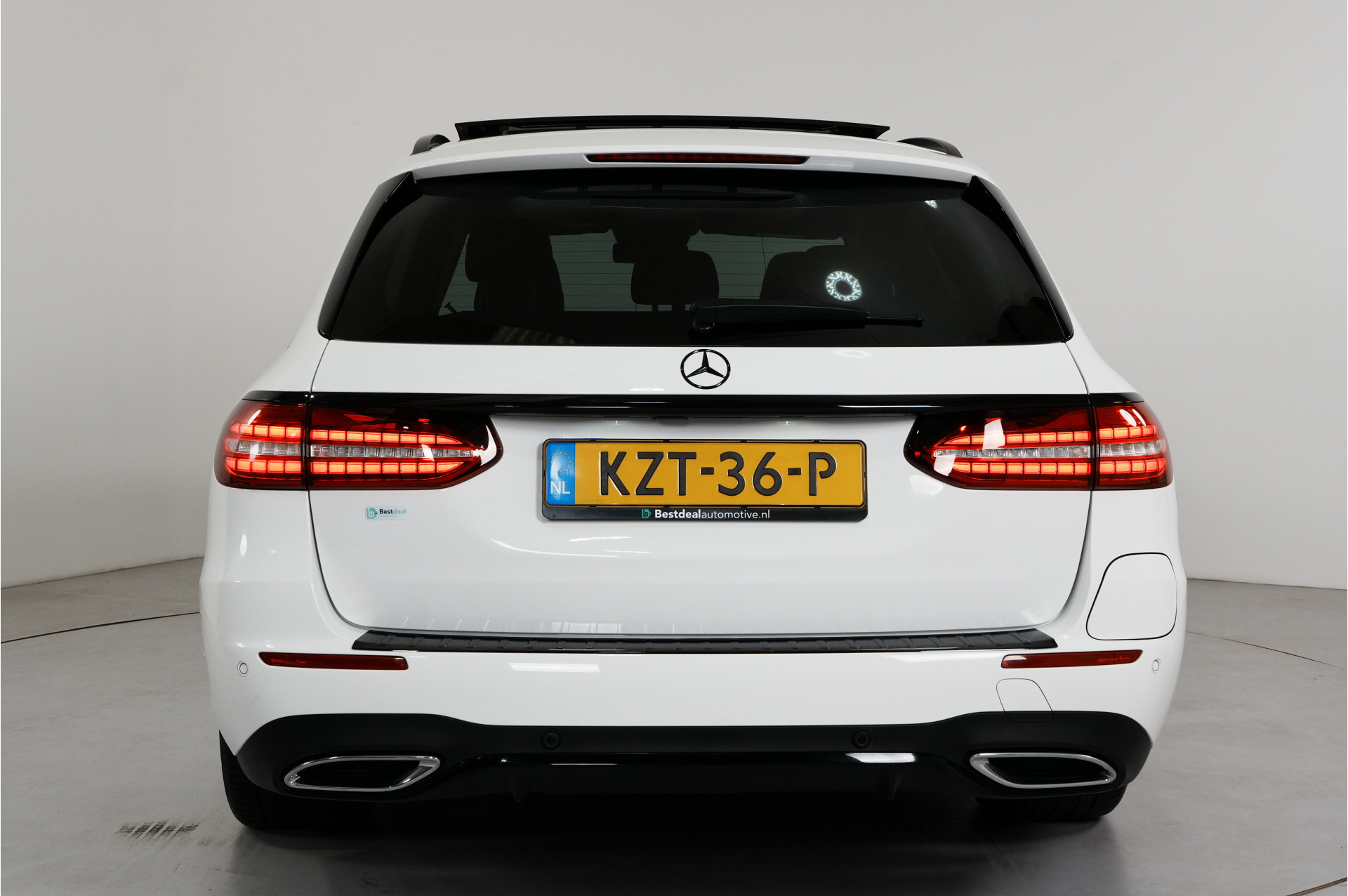 Foto van Mercedes-Benz E-klasse Estate