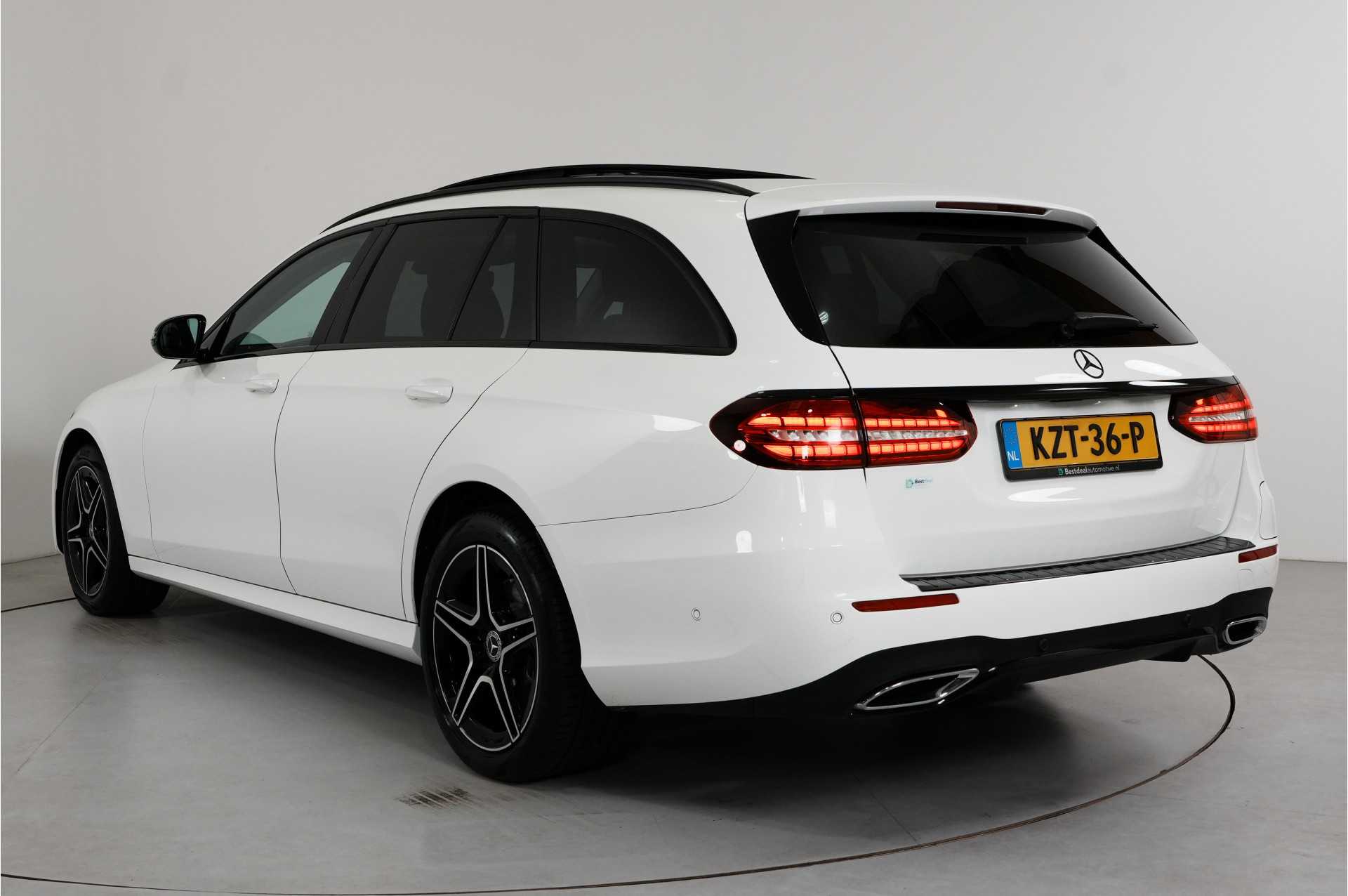 Foto van Mercedes-Benz E-klasse Estate