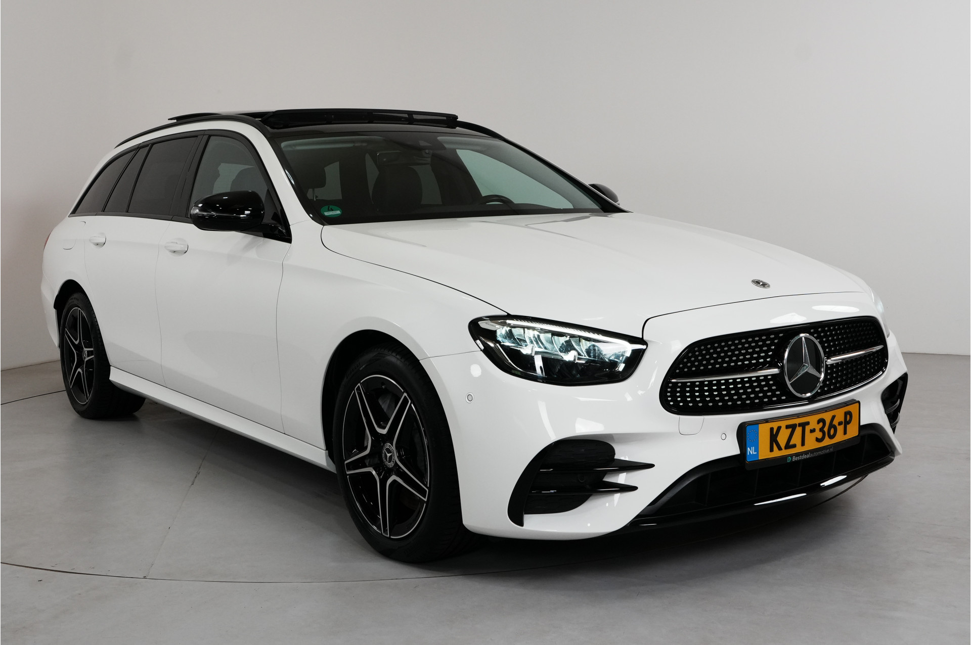 Foto van Mercedes-Benz E-klasse Estate