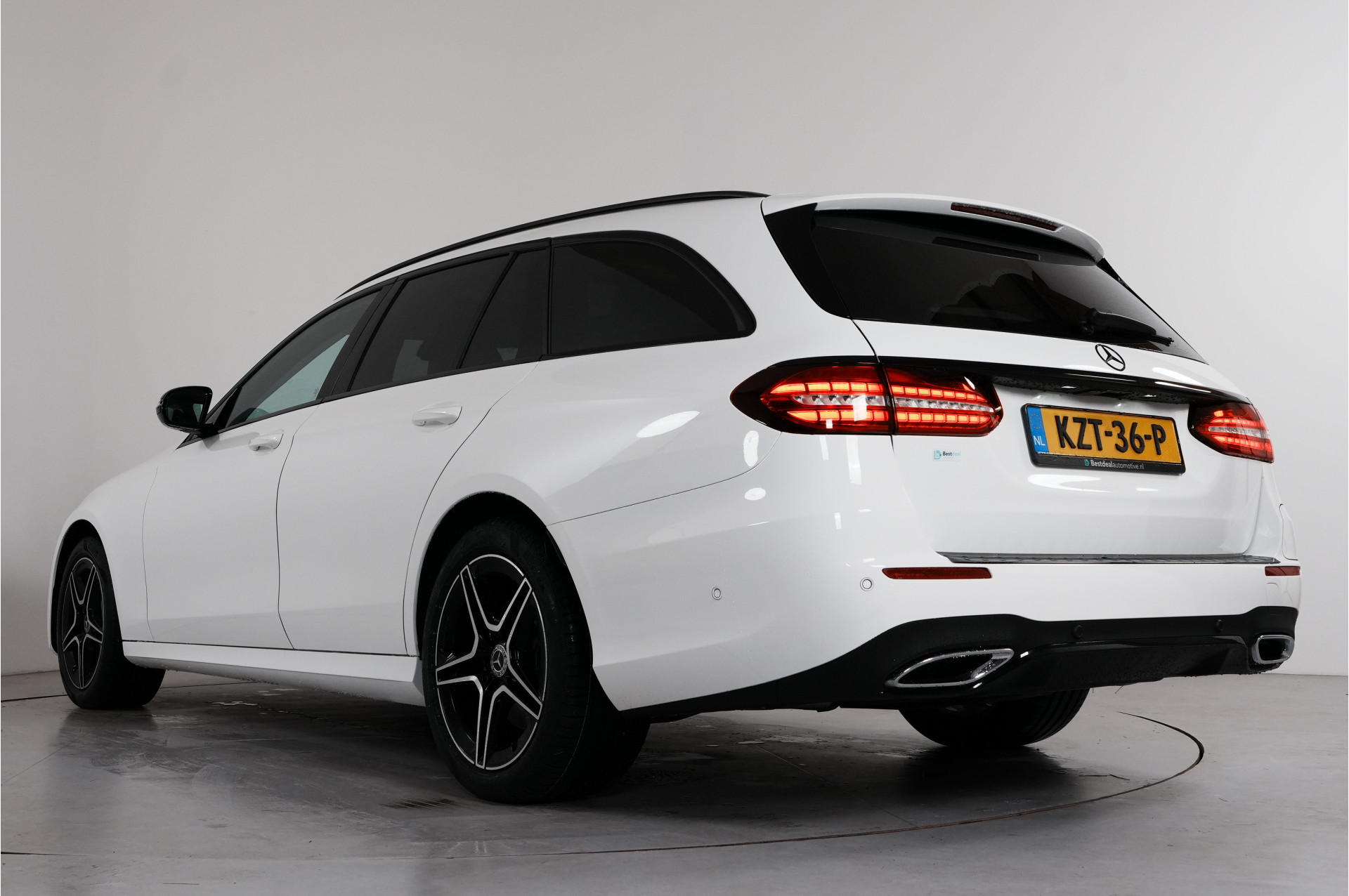 Foto van Mercedes-Benz E-klasse Estate