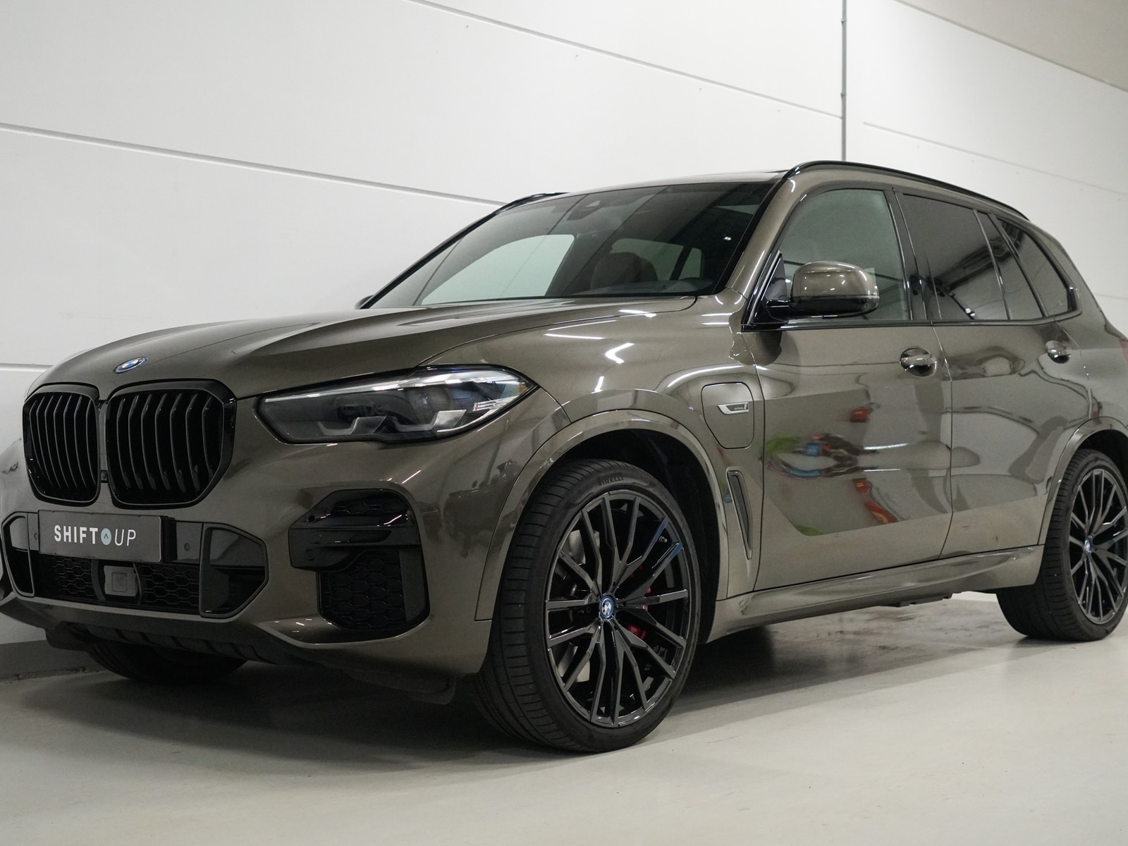 BMW X5 xDrive45e M-Sport | Panoramadak | Bowers Wilkins | Elektr. Trekhaak 2022 - voorkant