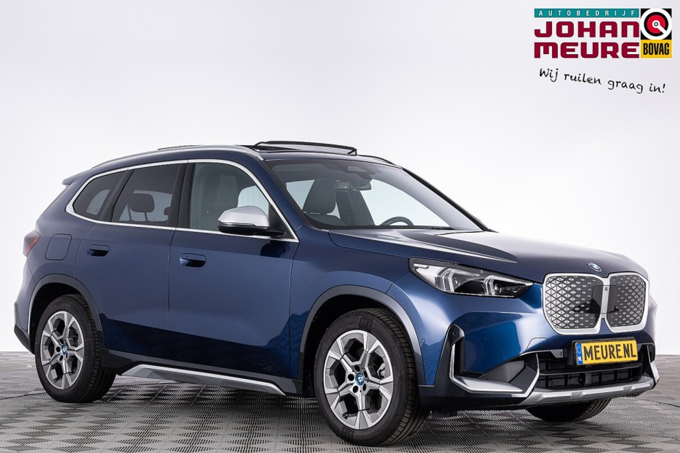 BMW Ix1 xDrive30 67 kWh | PANORAMADAK | LEDER | SOH 99% | 2024 - voorkant