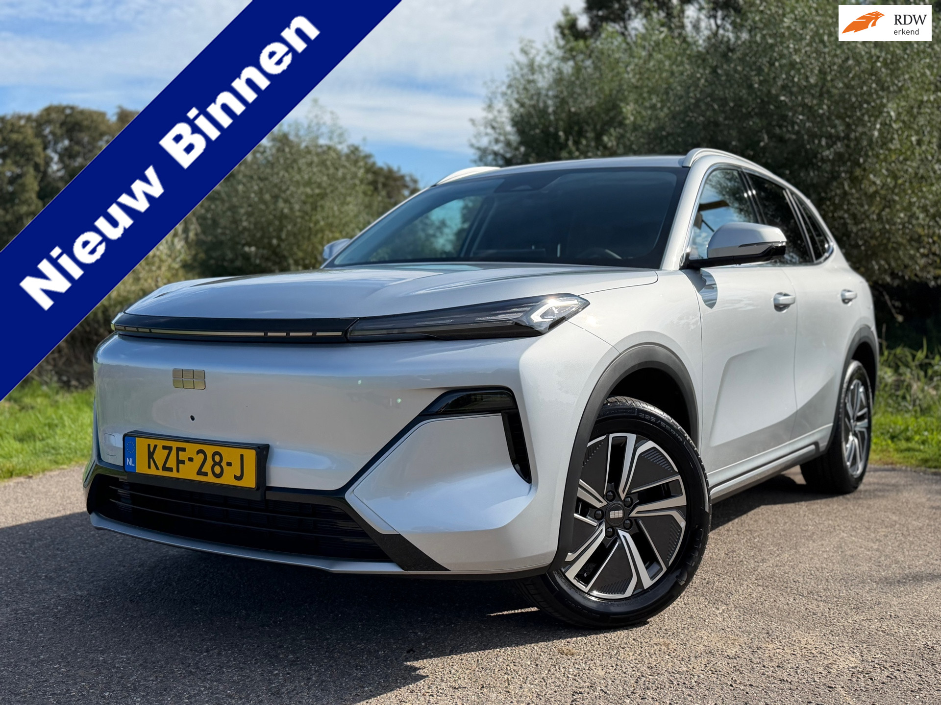 Geely Starray Em-i 1.5 Pro / 360° Camera / Stoelverwarming / Keyless Entry / Carplay / Leder / Elektrisch verstelbare stoelen 2026 - voorkant