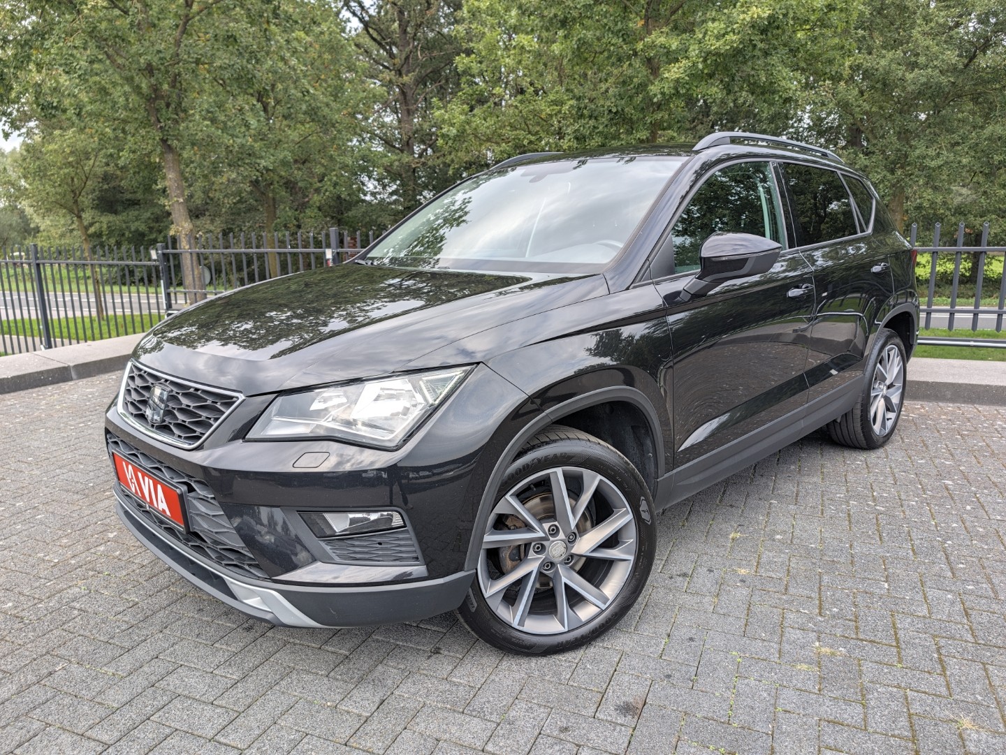 Seat Ateca 1.5 TSI | 150PK | SPORT | Trekhaak | Stoelverw. | Tiptronic | Cruise Control | PDC | LED | Climate Control | 2019 - voorkant