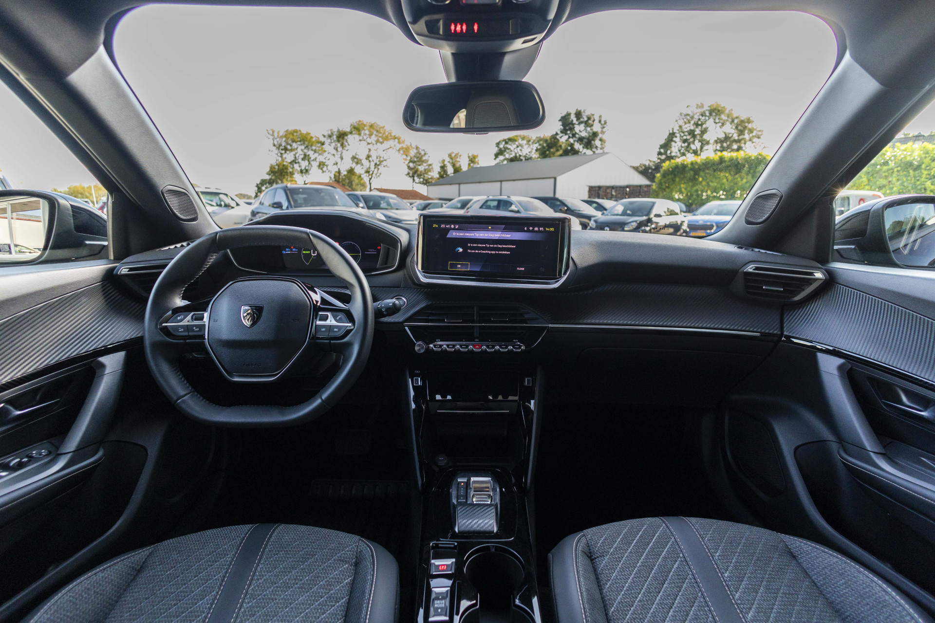 Foto van Peugeot E-2008
