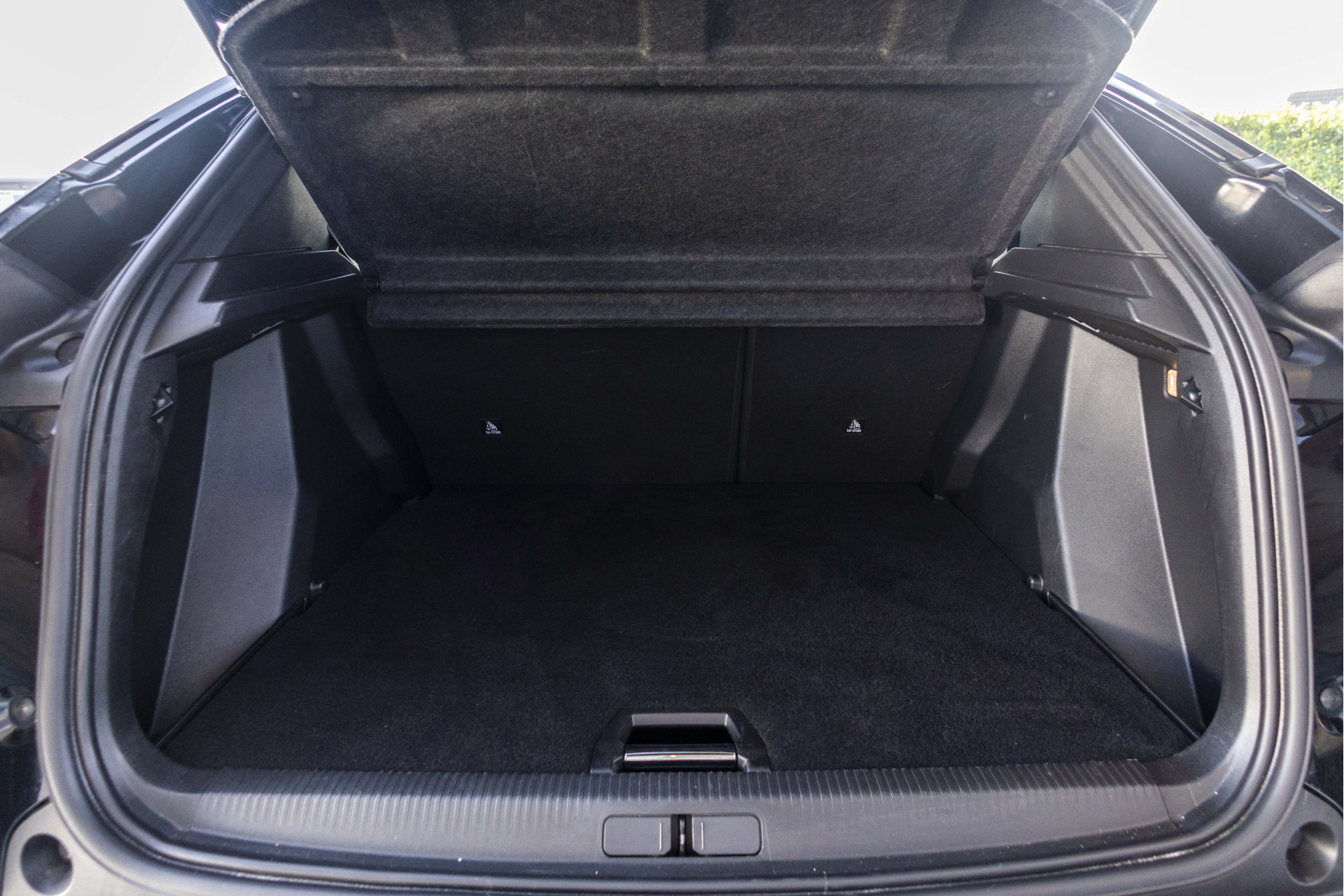 Foto van Peugeot E-2008