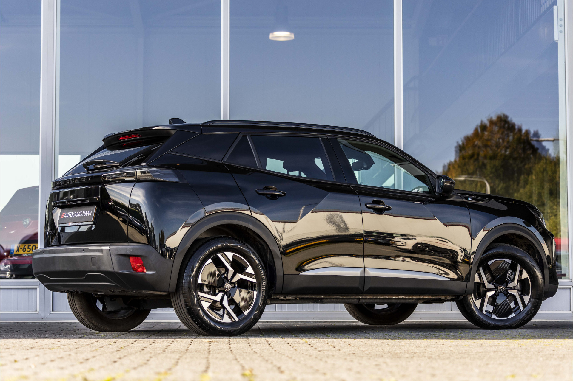 Foto van Peugeot E-2008