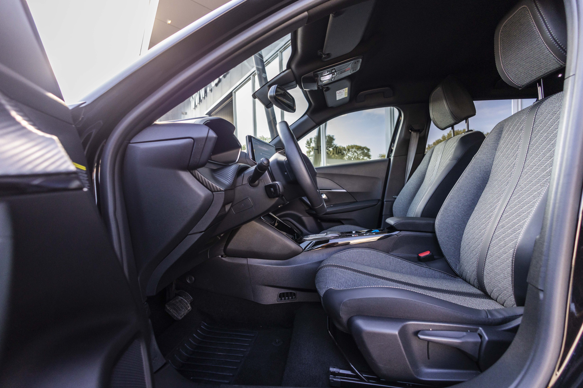 Foto van Peugeot E-2008