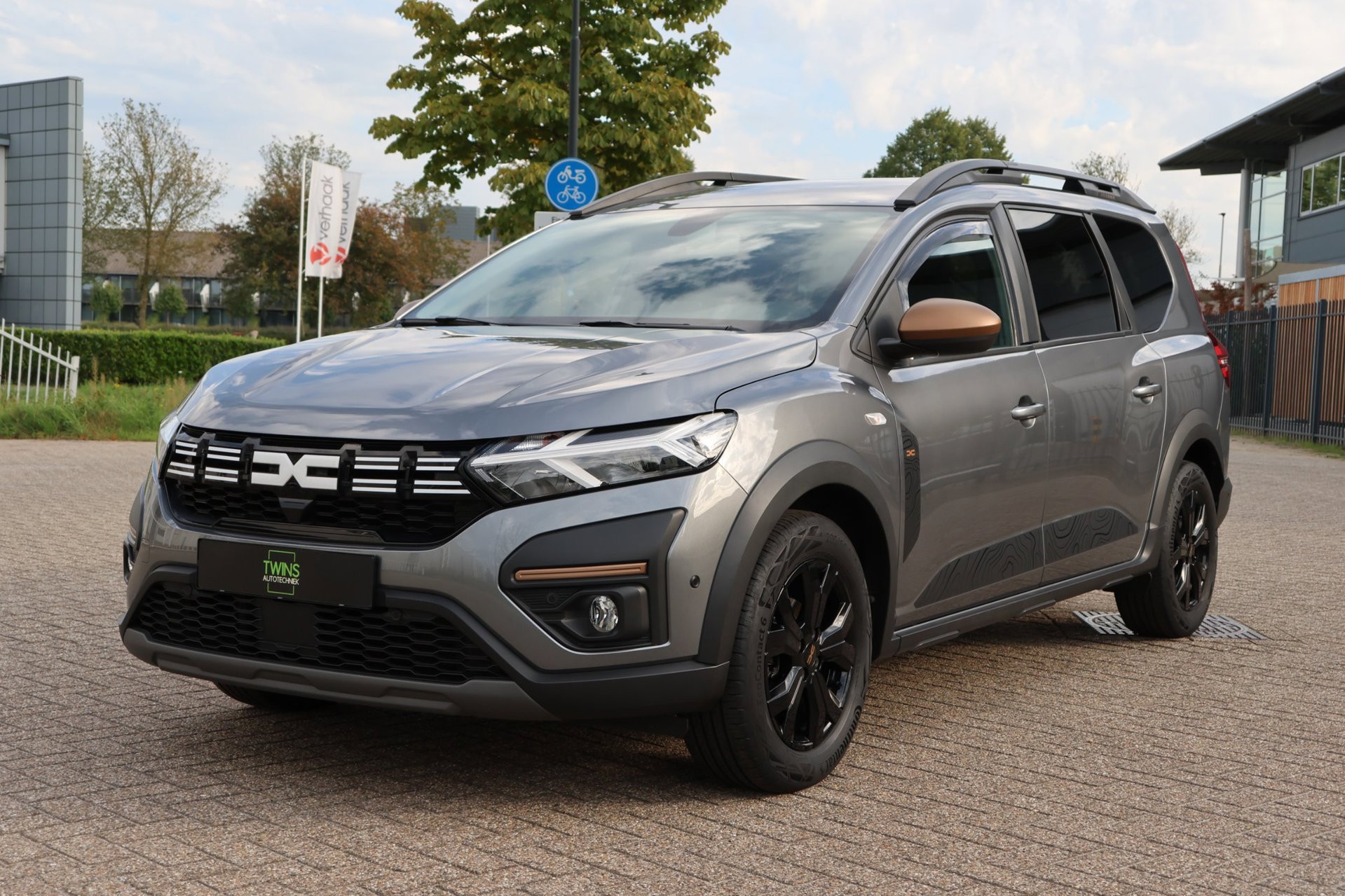 Dacia Jogger 1.0 TCe 100 ECO-G Extreme 5p. | LPG | Trekhaak | Camera | PDC | Stoelverwarming 2024 - voorkant