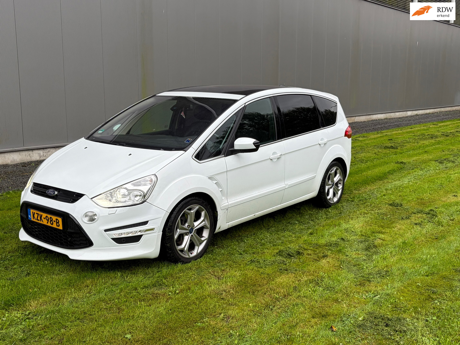 Ford S-max 2.0 EcoBoost Titanium 5P 2010 - voorkant