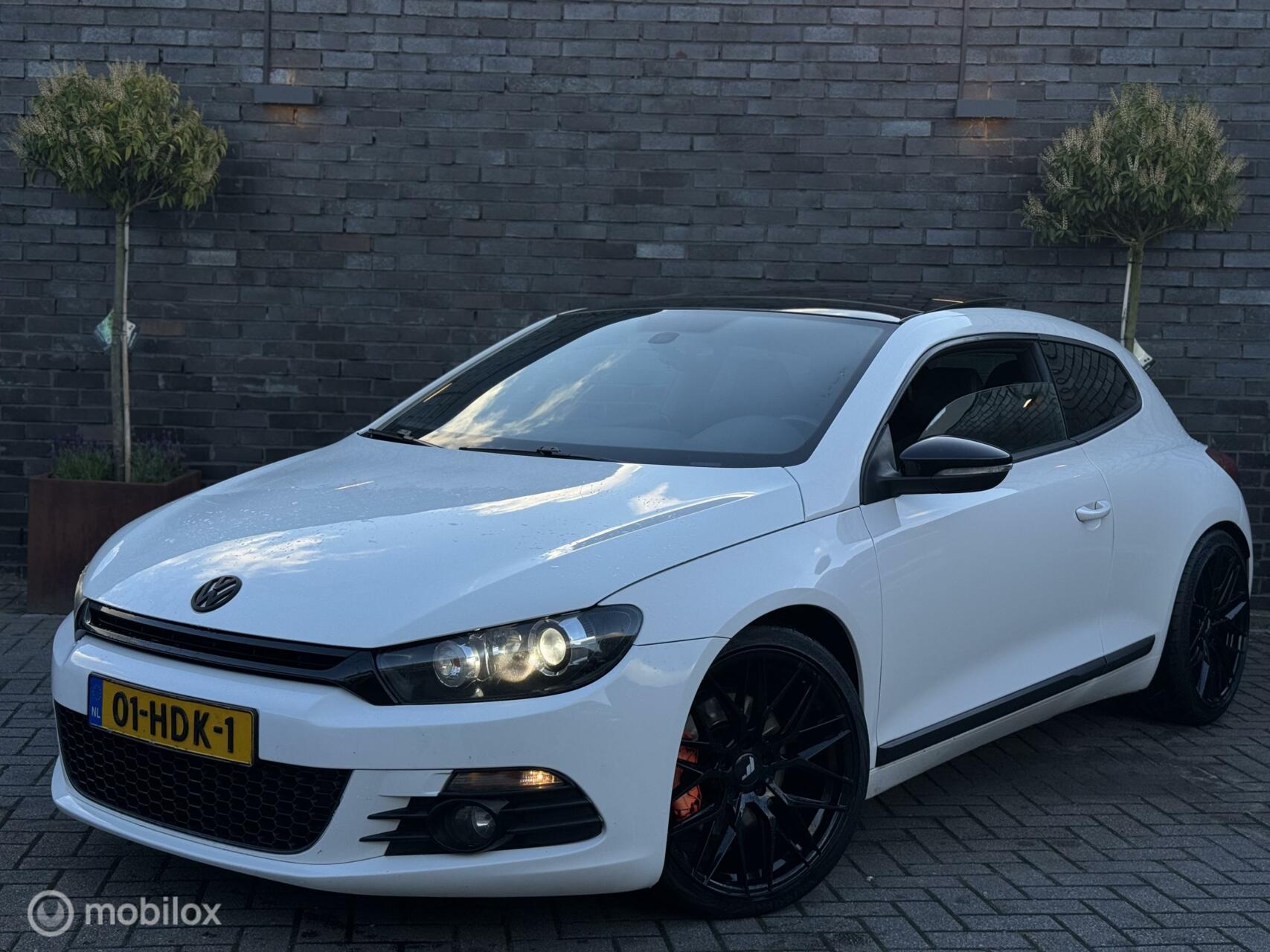 Volkswagen Scirocco 2.0 TSI Highline Plus -PANO-DSG- *NIEUWE MOTOR* 2008 - voorkant