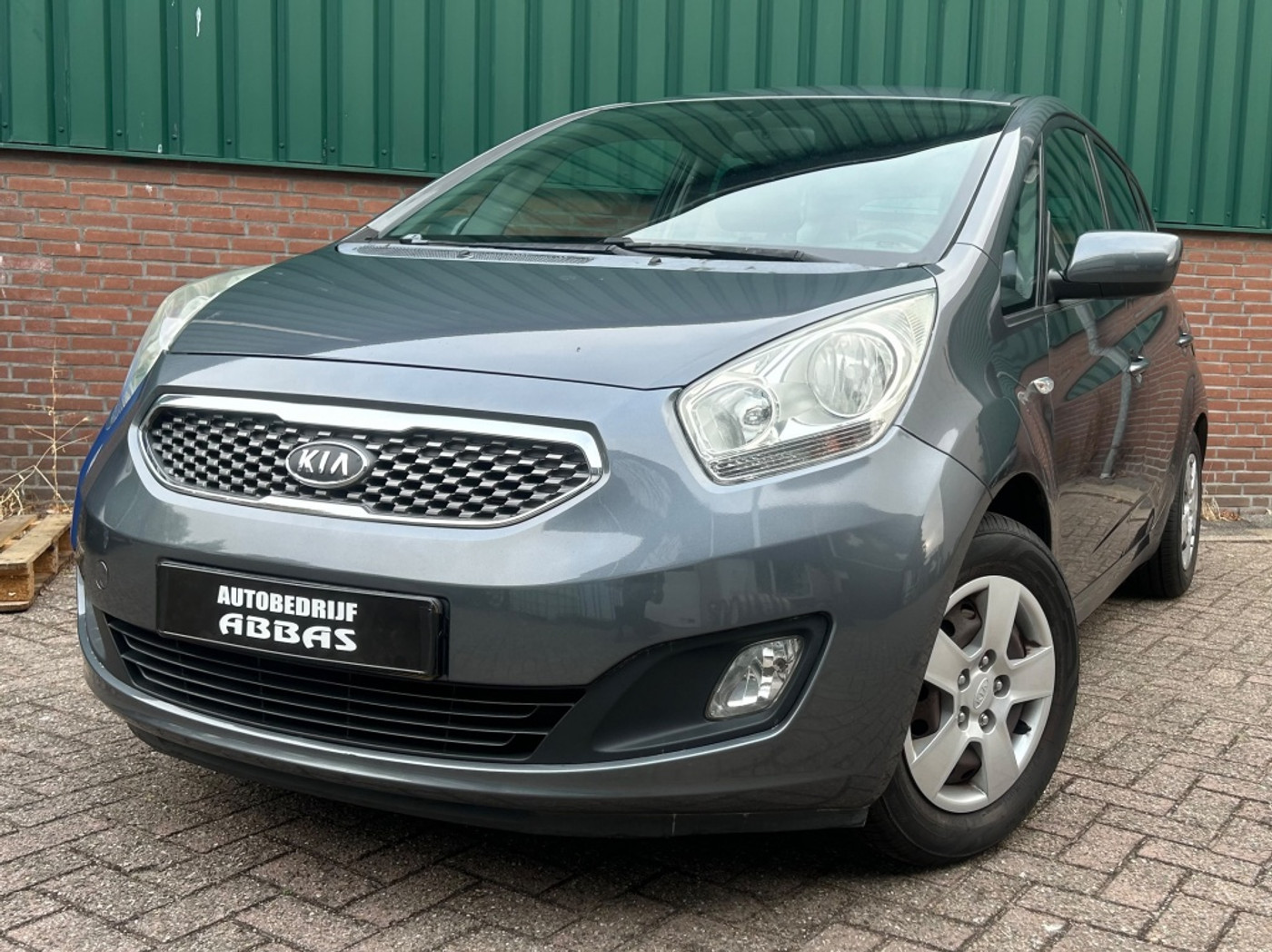 Kia Venga 1.4 CVVT Comfort P. 2011 - voorkant