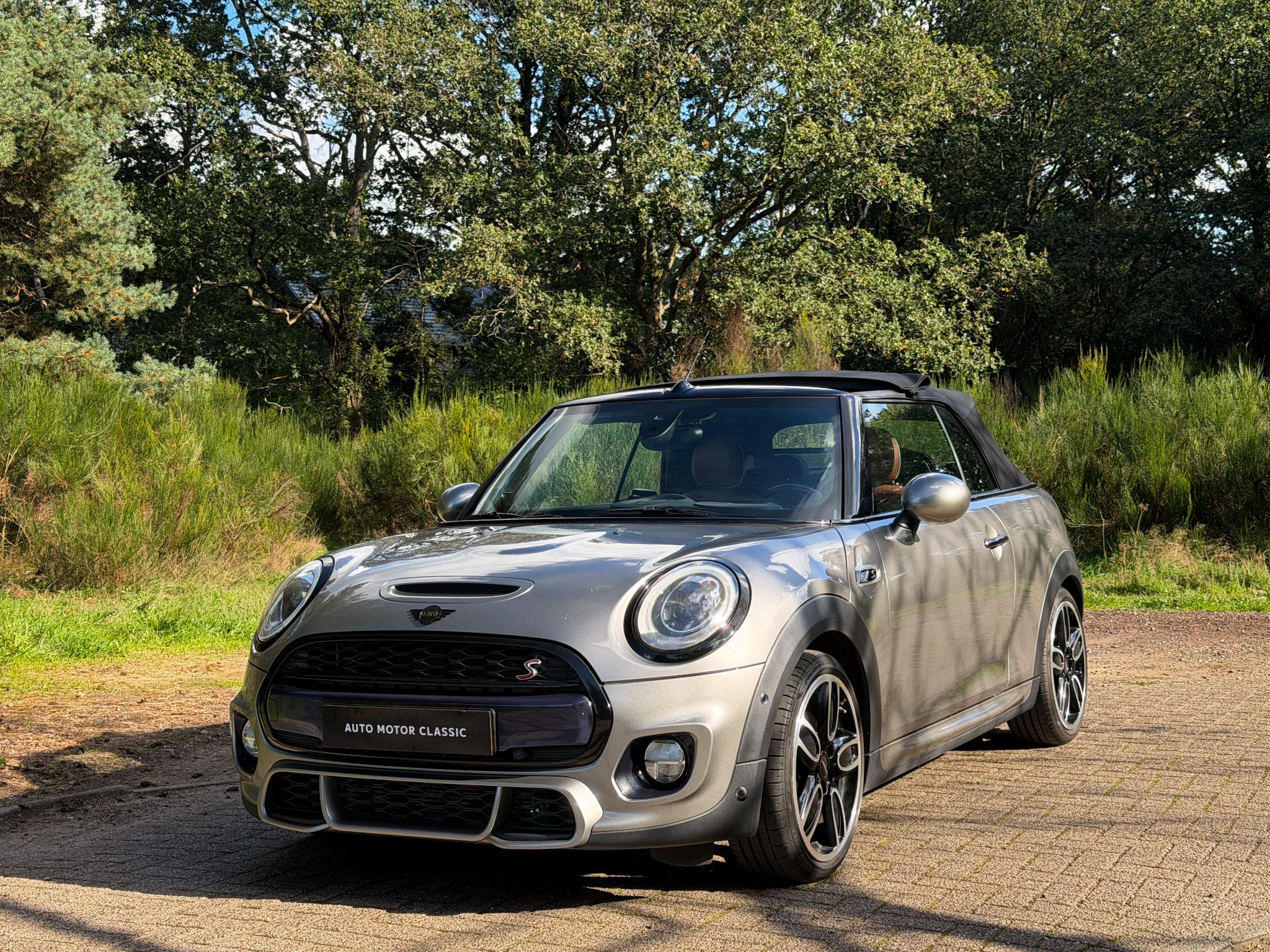 Mini Cooper S 2.0 Cooper S Chili Serious Business 2017 - voorkant