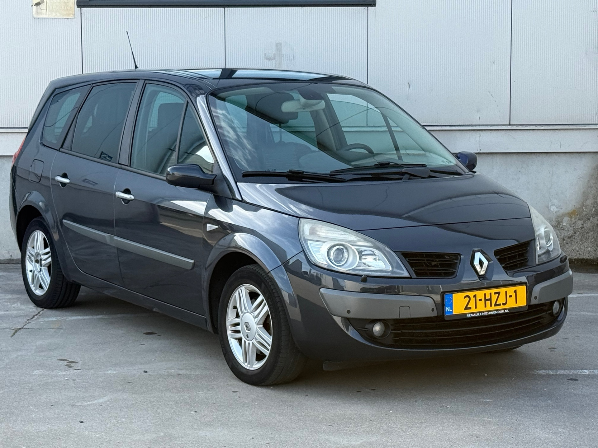 Renault Grand Scénic 2.0-16V Tech Line 2009 - voorkant
