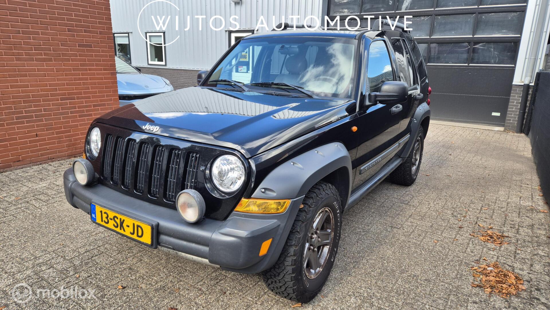 Jeep Cherokee 3.7 V6 Renegade 2006 - voorkant