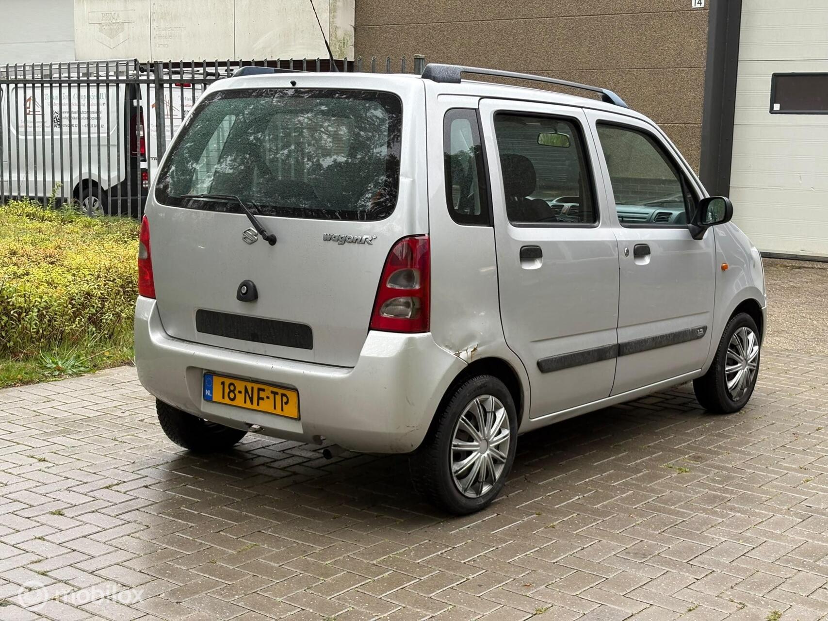 Foto van Suzuki Wagon R