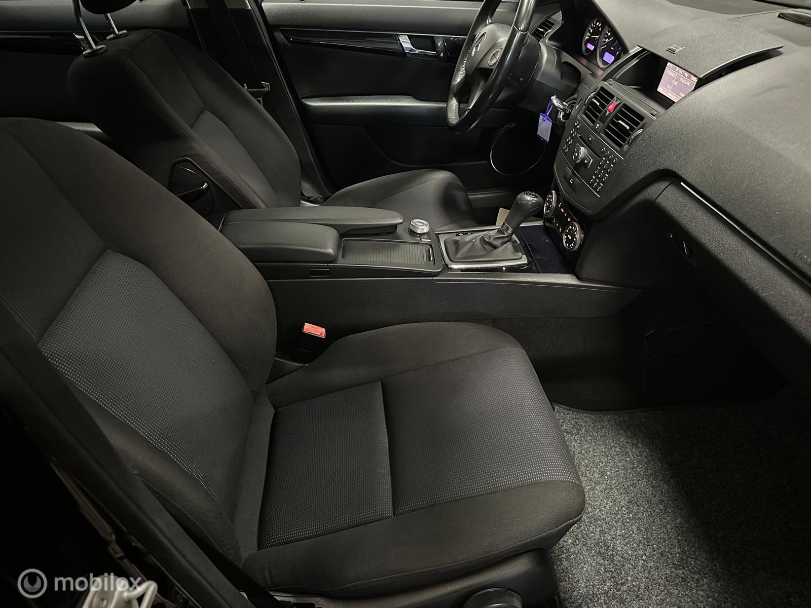 Foto van Mercedes-Benz C 180 Kompressor