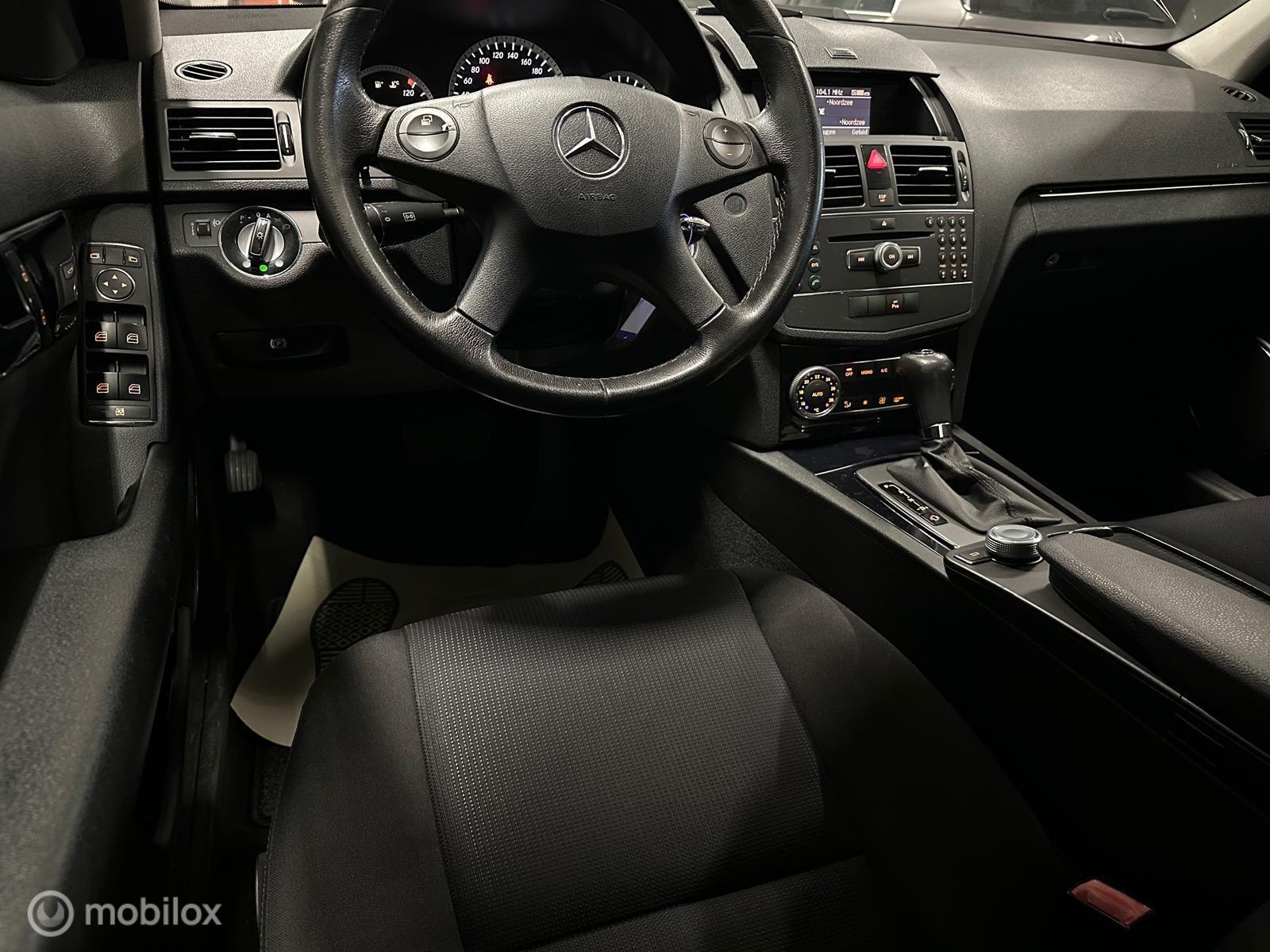 Foto van Mercedes-Benz C 180 Kompressor